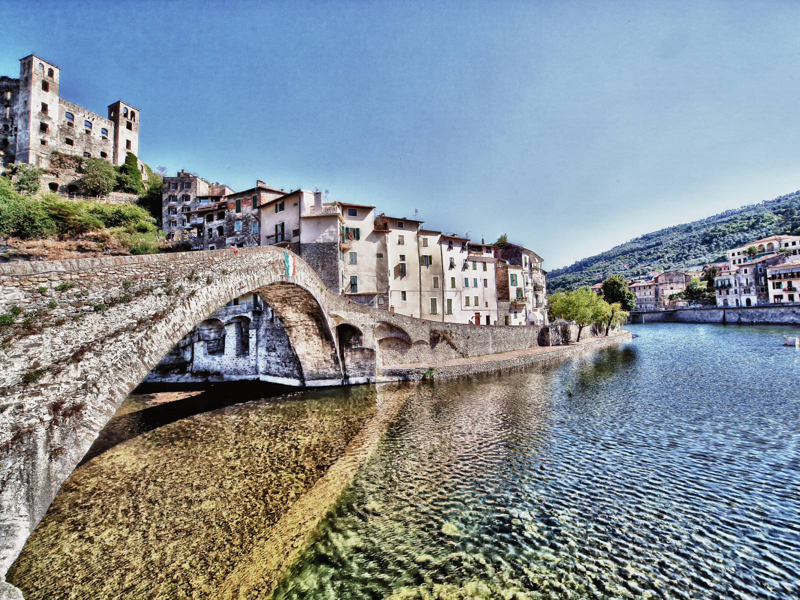 Мост в Лигурии, Италия