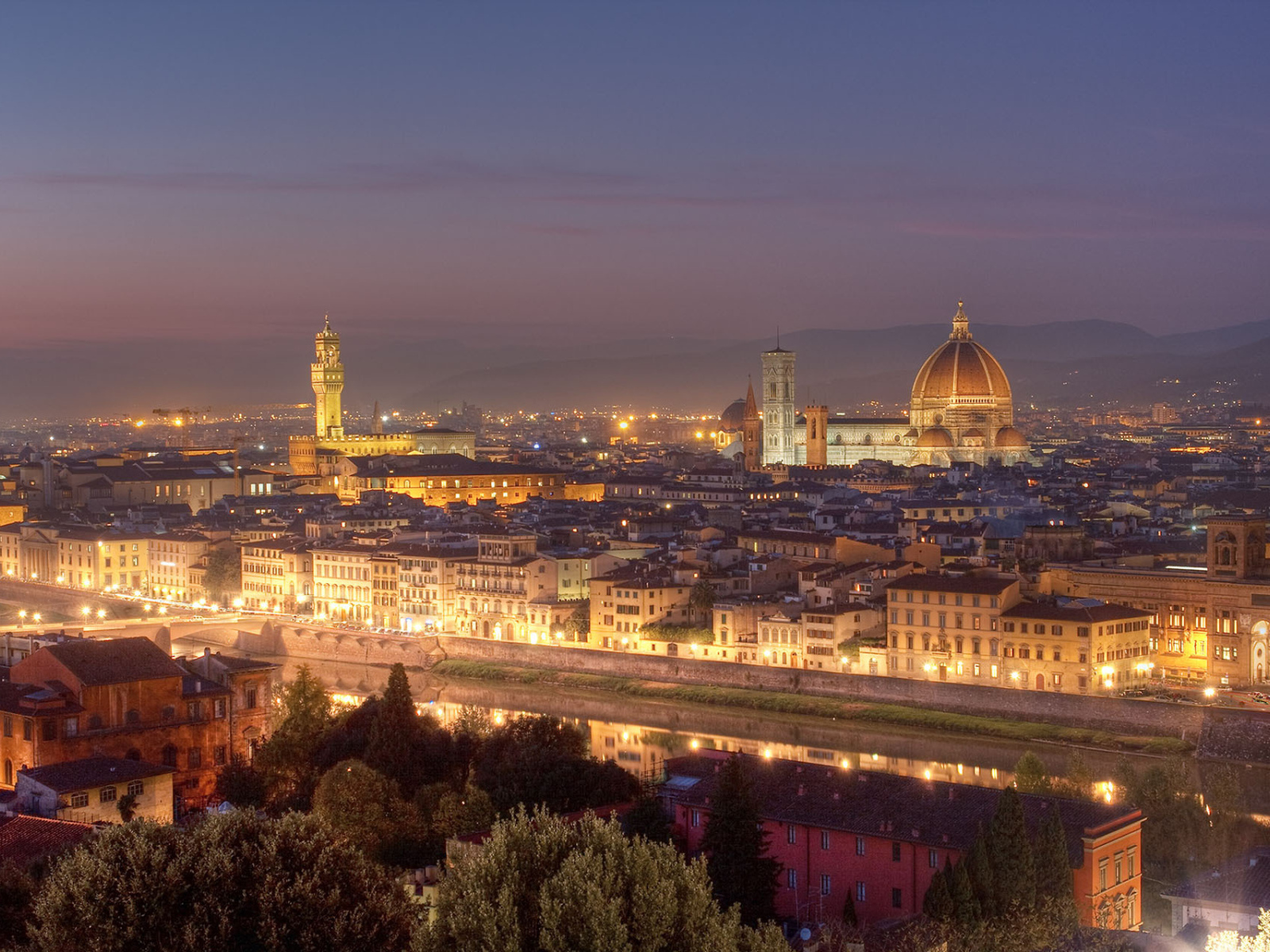 Ночные огни во Флоренции, Италия