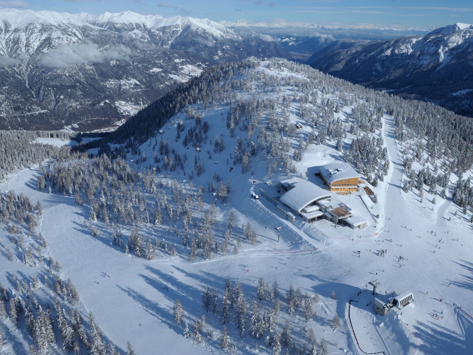 Горнолыжная база на курорте Валь ди Соль, Италия