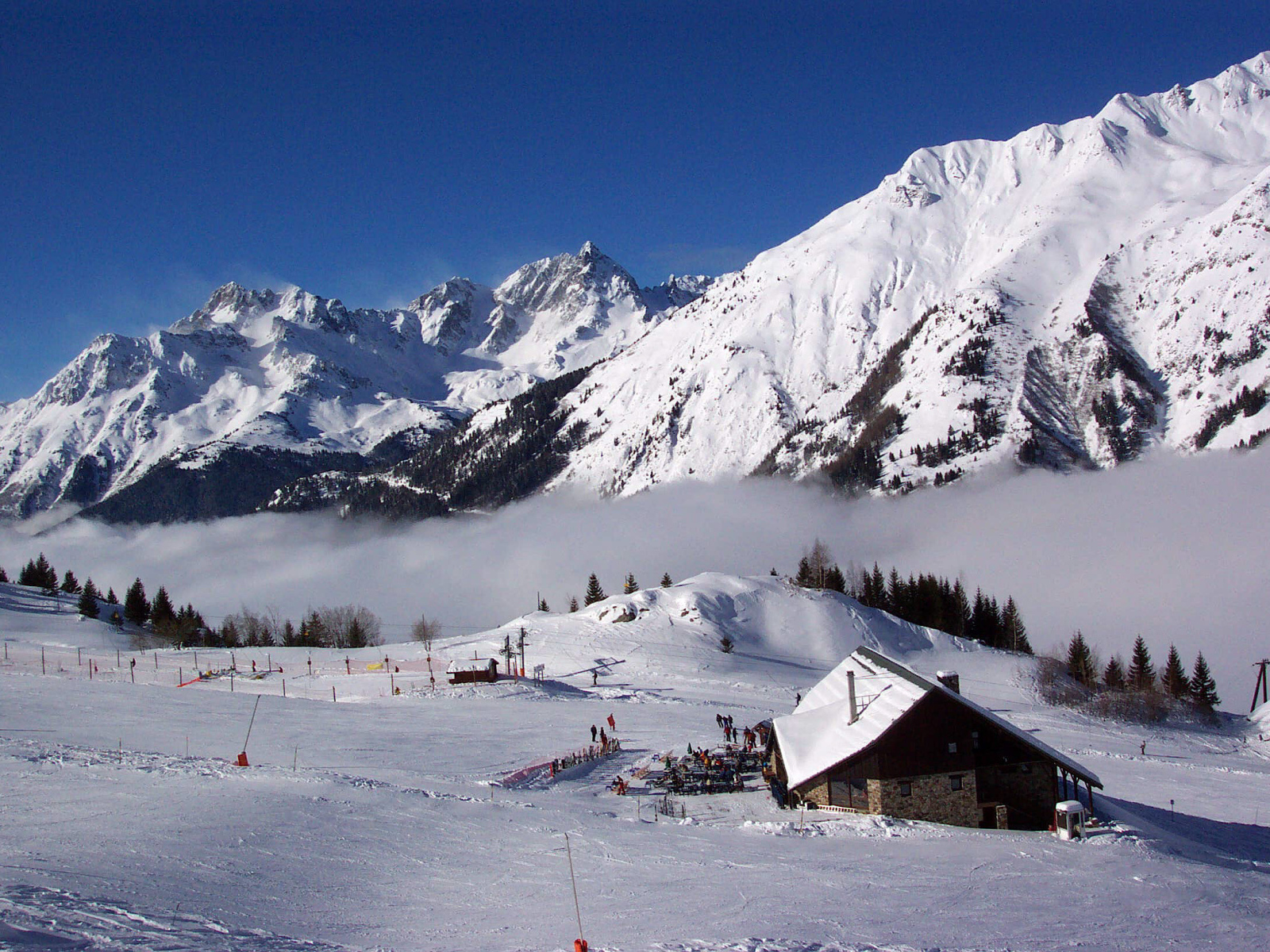 Горнолыжная база на курорте Кортина д'Ампеццо, Италия