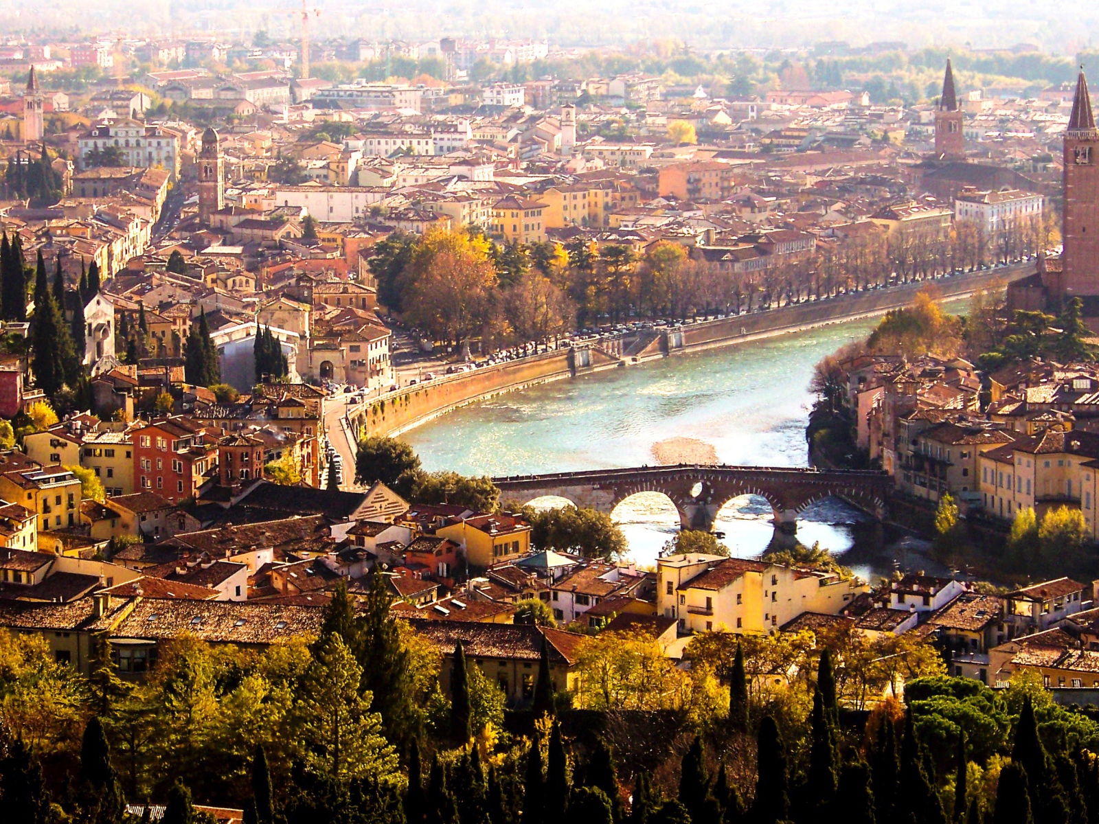 Сияние солнца в Вероне, Италия