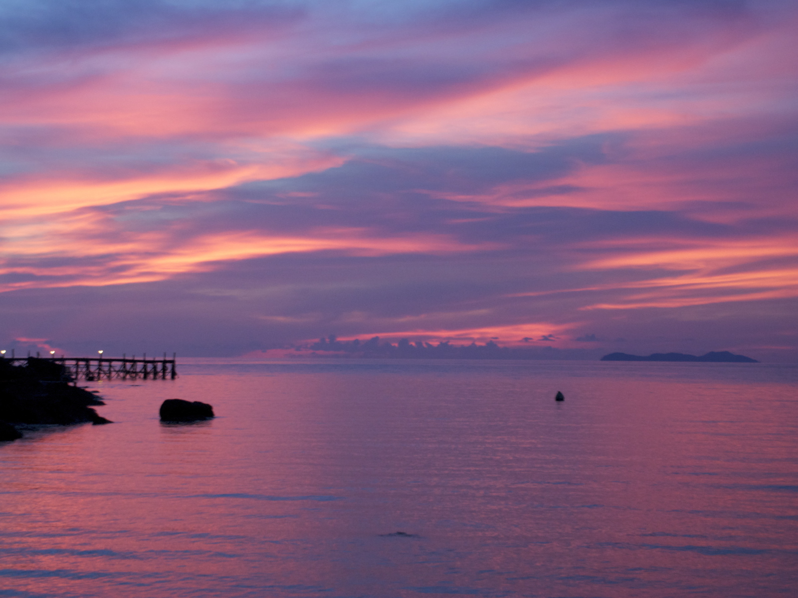 Розовый закат на острове Ко Куд, Таиланд