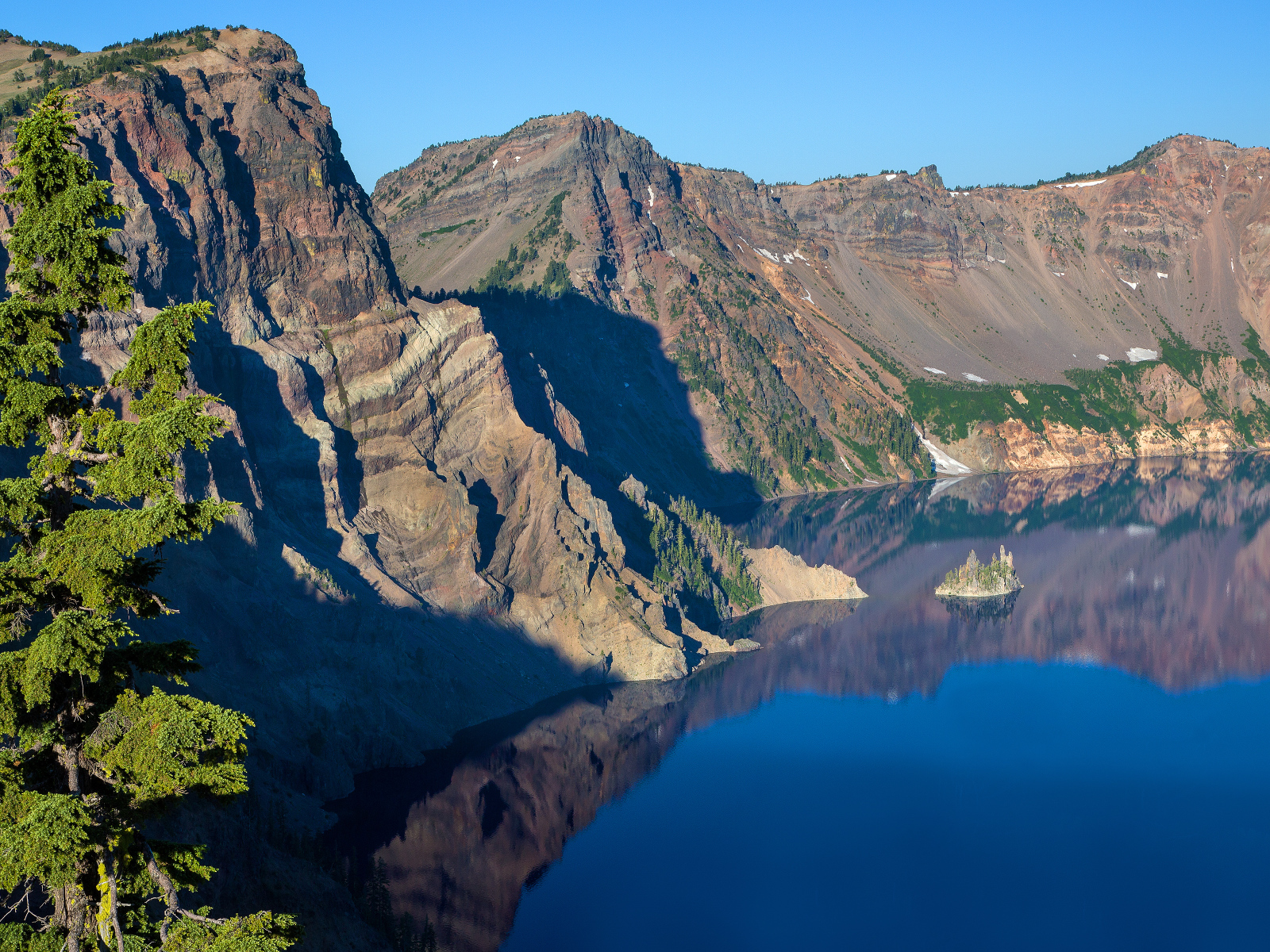 Национальный парк Кратер Лейк в Орегоне, США