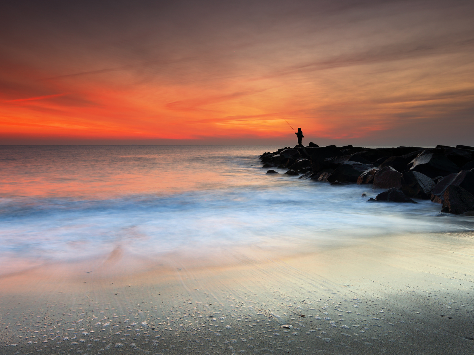 Монмут Бич, Нью-Джерси во время восхода солнца, США
