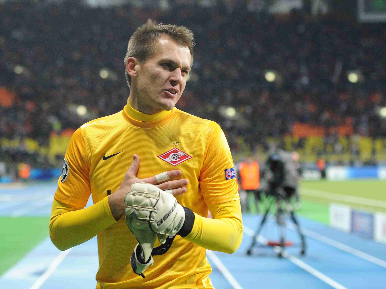 Артем Ребров вратарь Спартака на поле