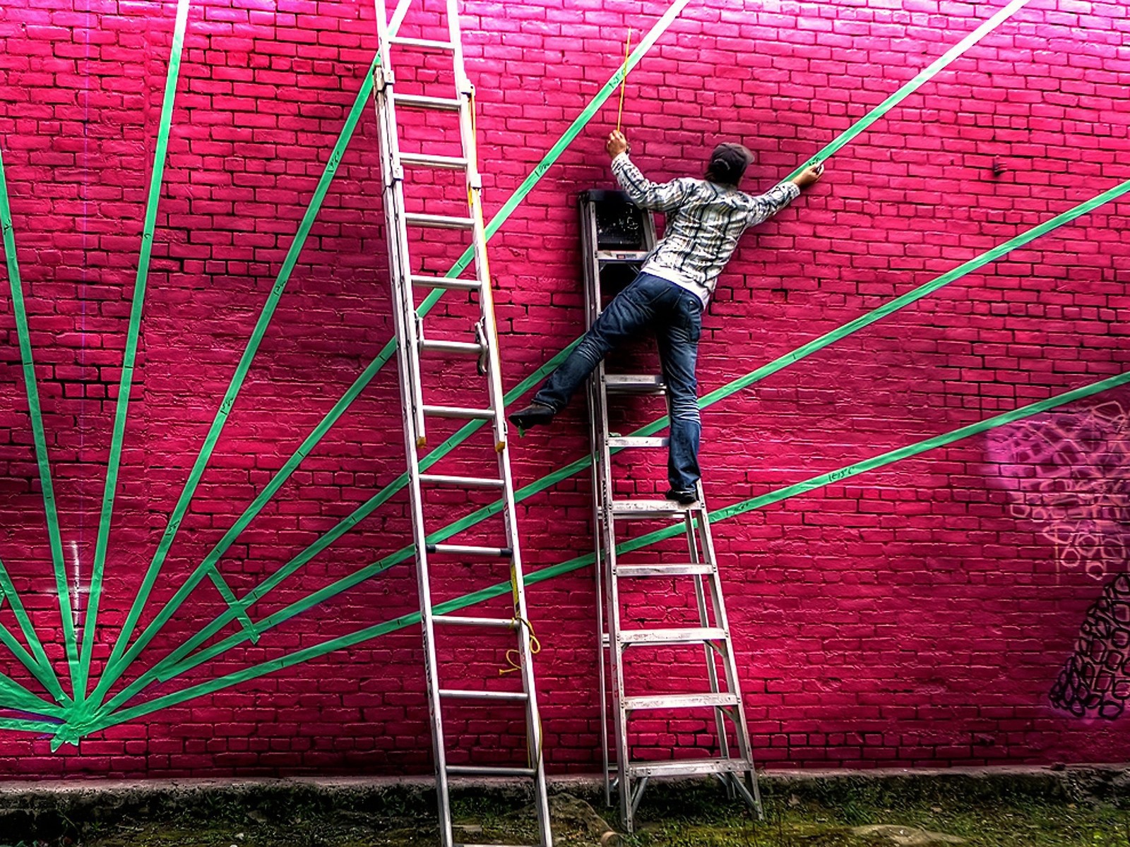 Художник на лестнице