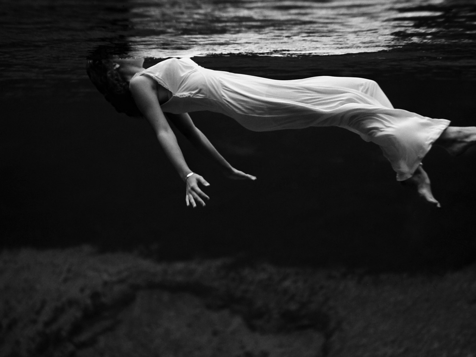 Балерина в воде