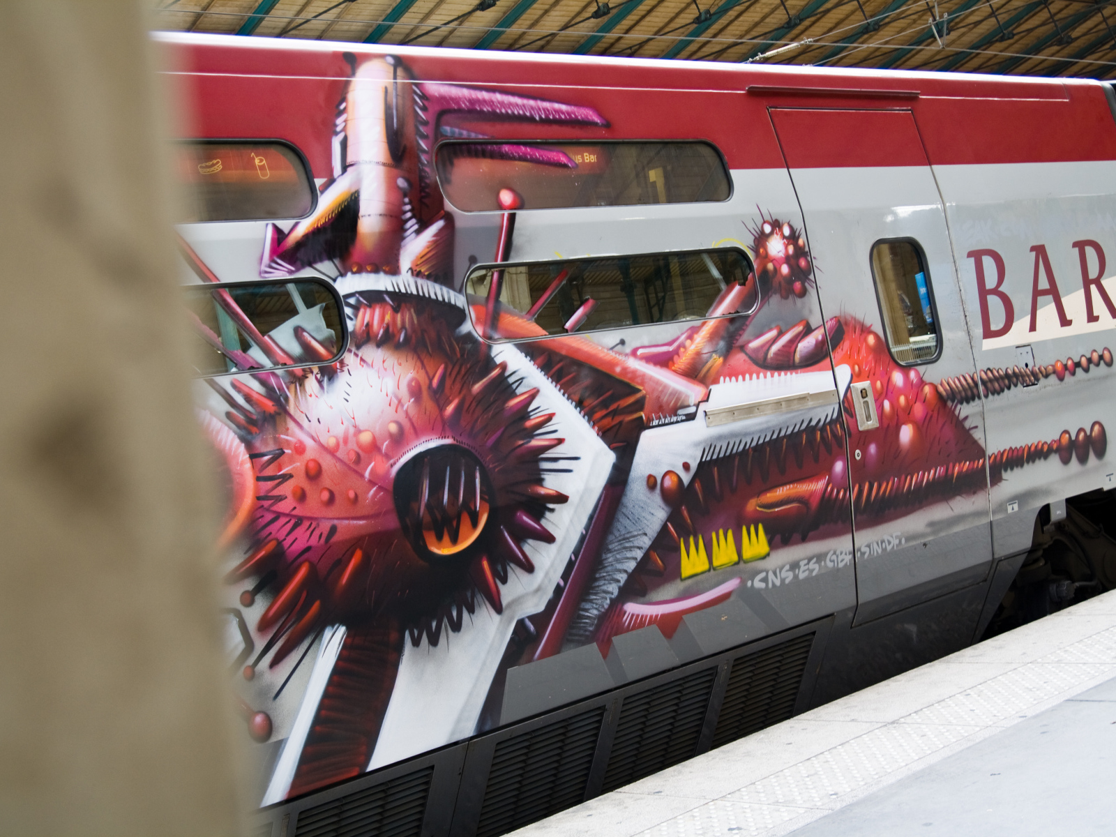 Красивое граффити на поезде