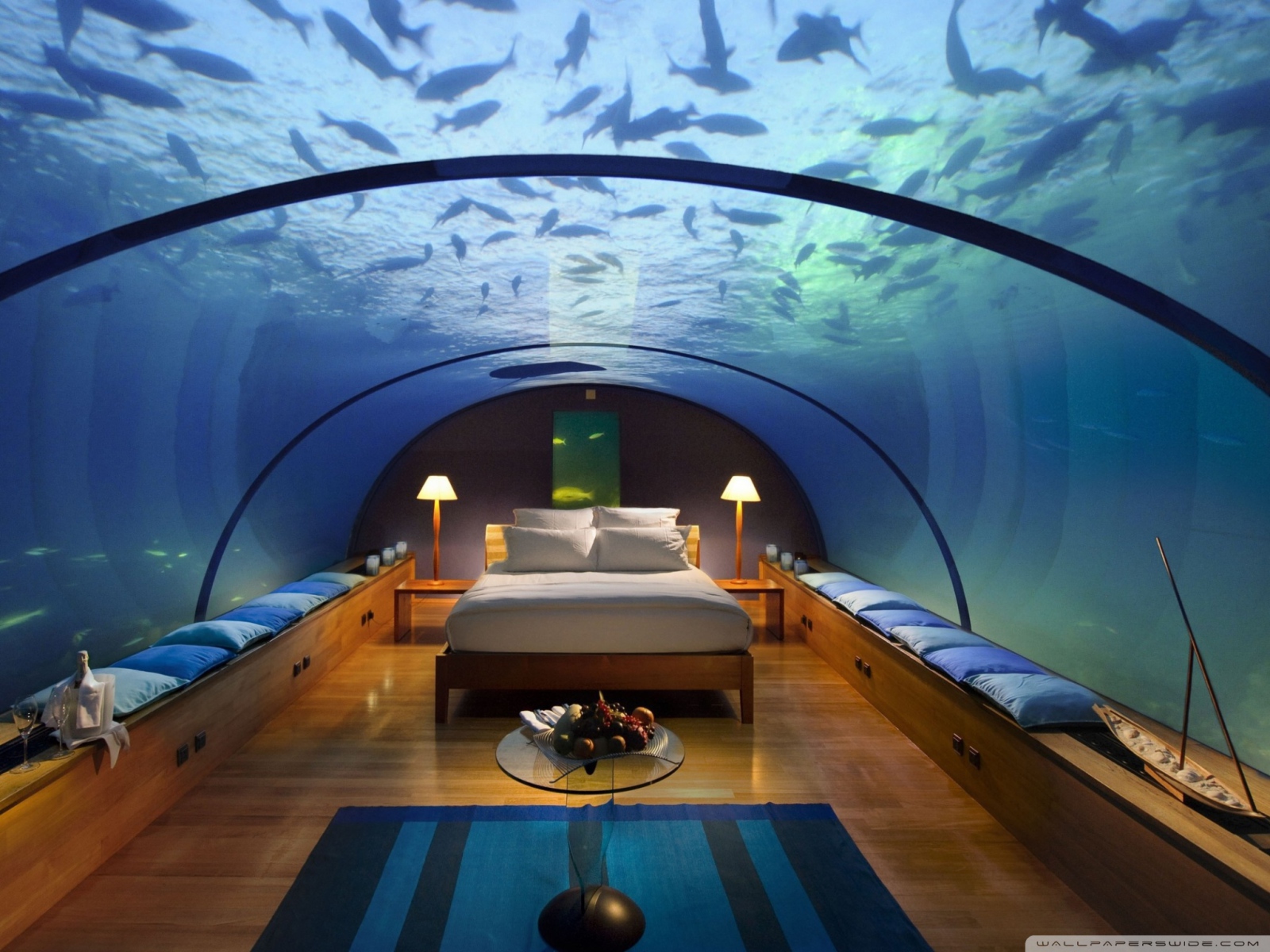 Спальня под водой