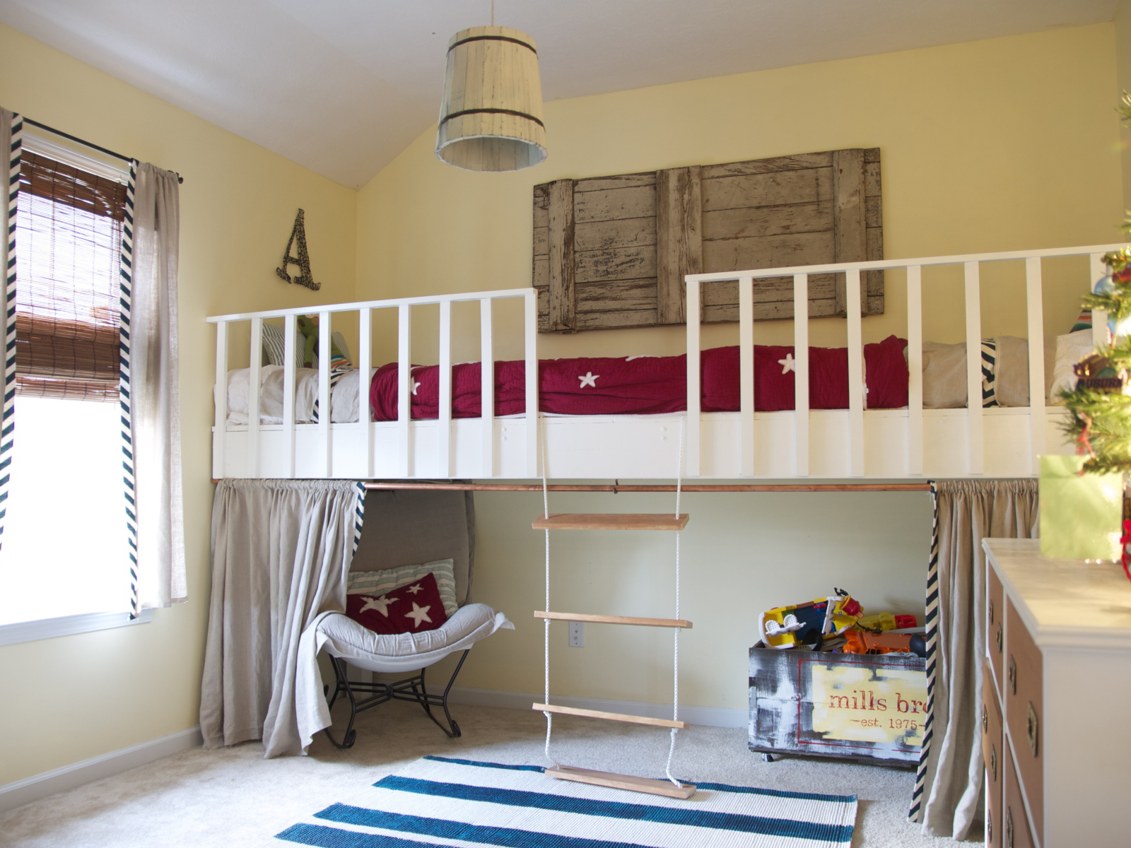 Рождественское оформление детской 