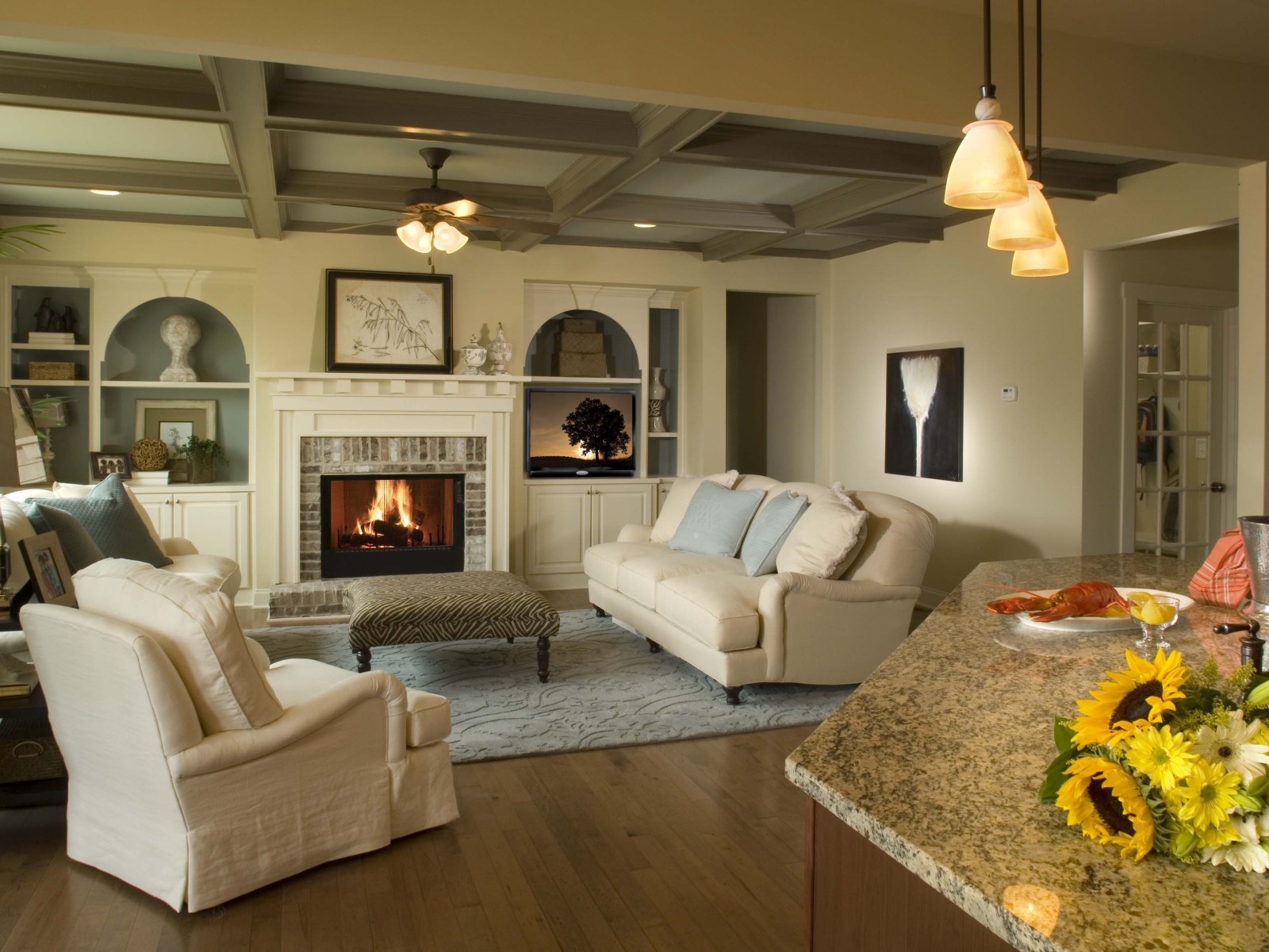 Камин в гостиной