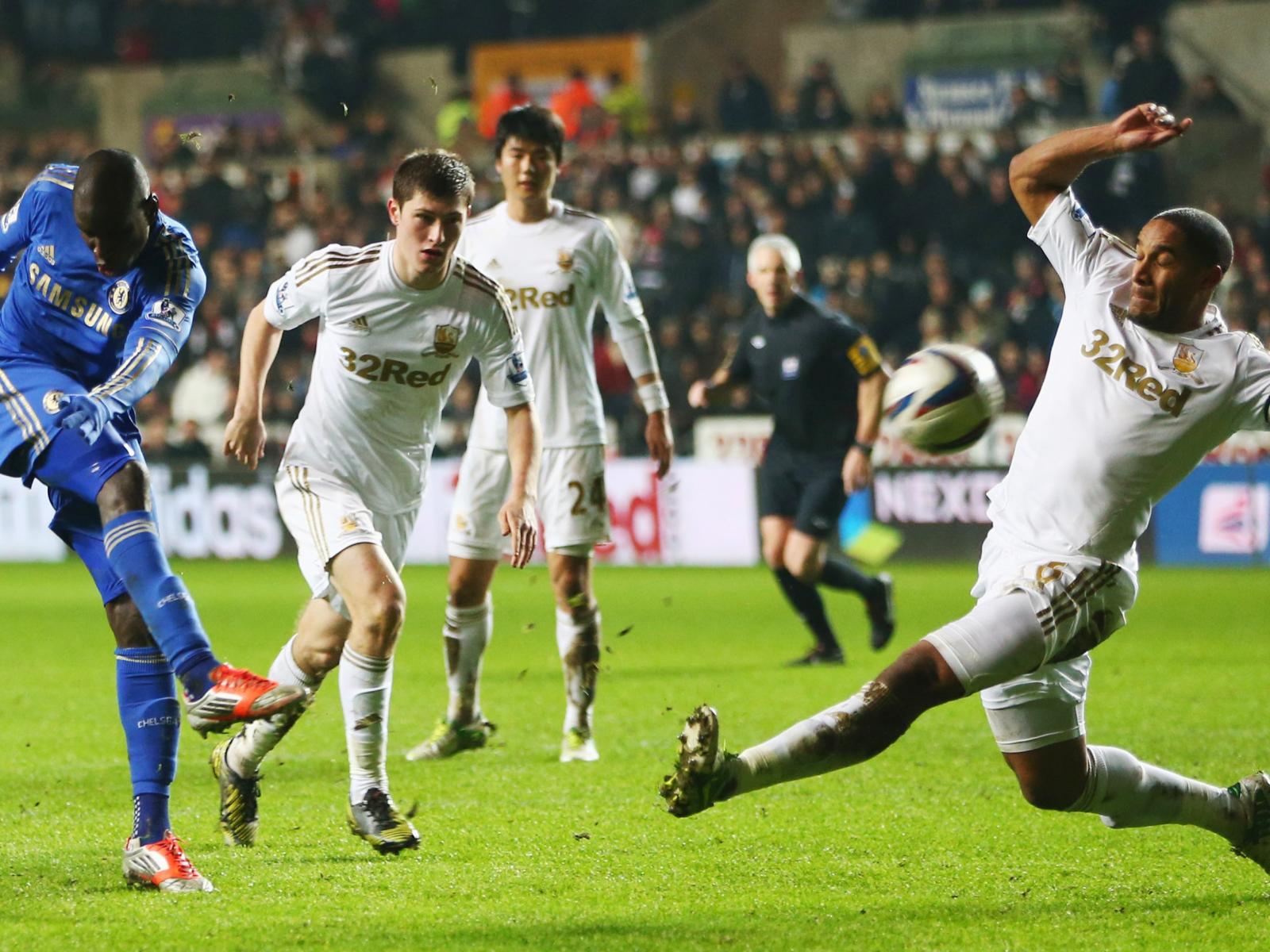 Футбольный клуб Суонси Сити