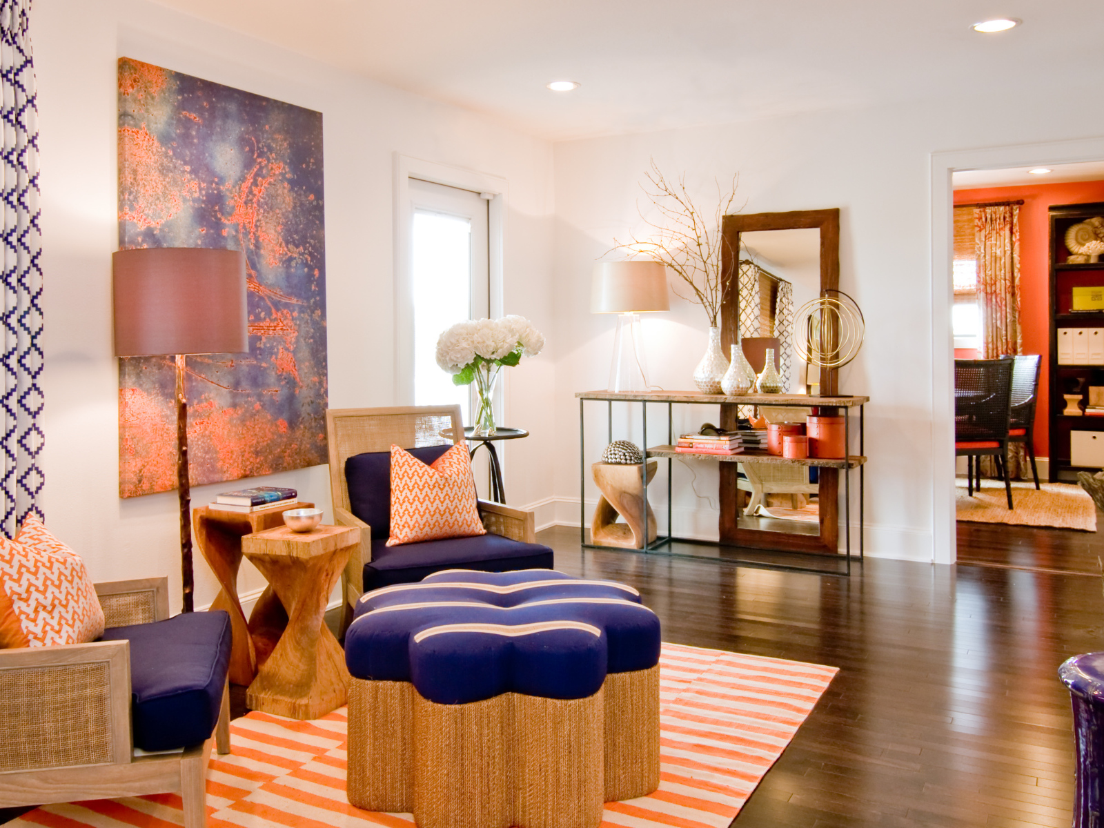 Пуфики в гостиной