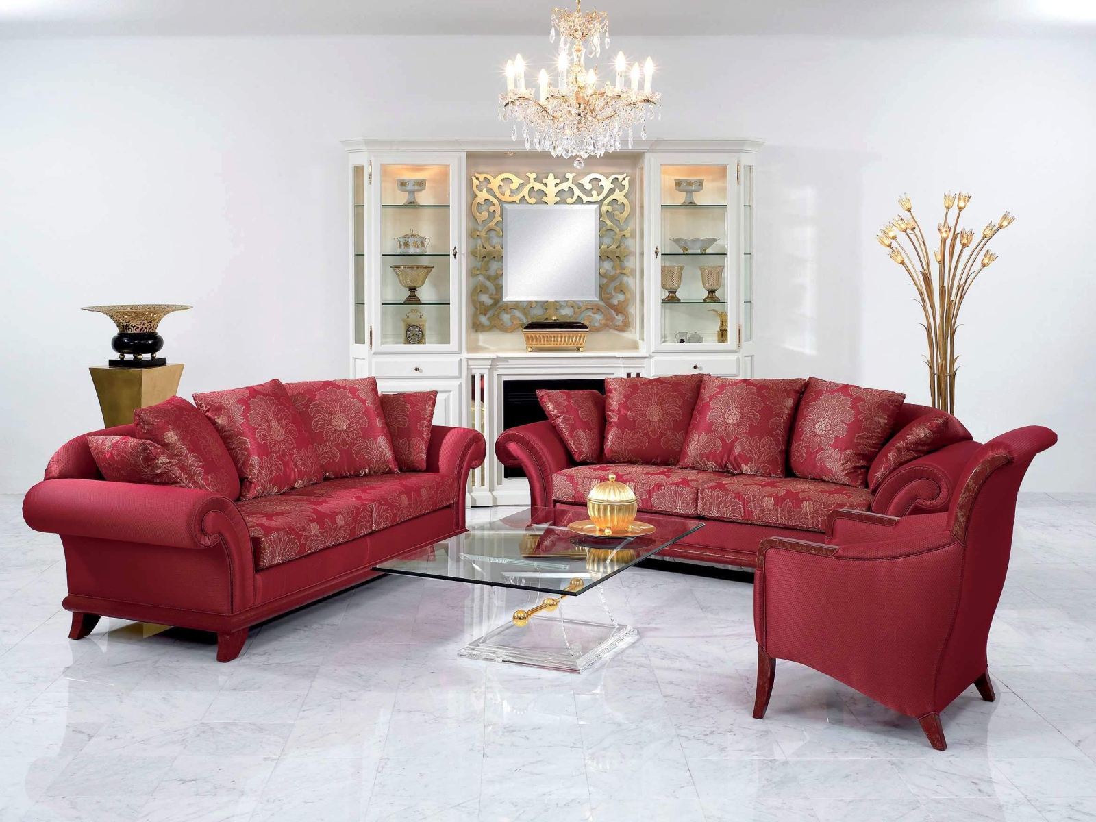 Красная мебель в гостиной