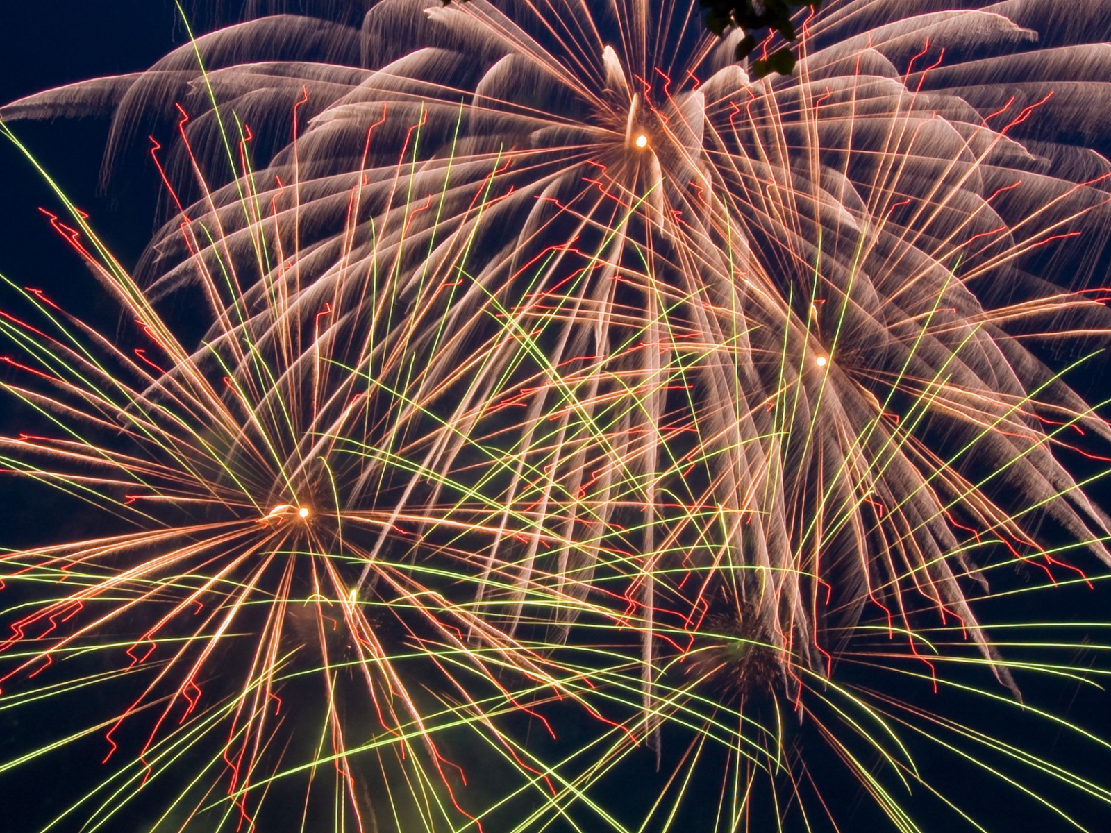 Салют в День Победы 9 мая