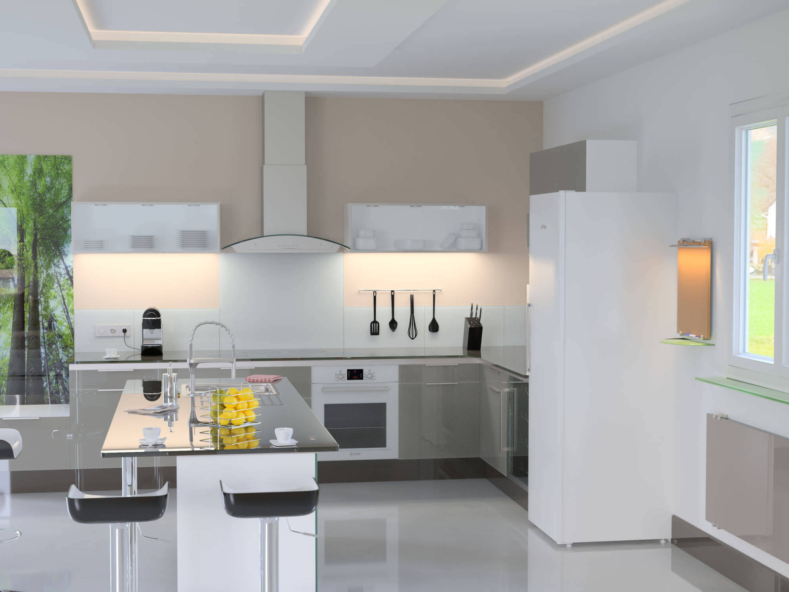 Белый холодильник в кухне