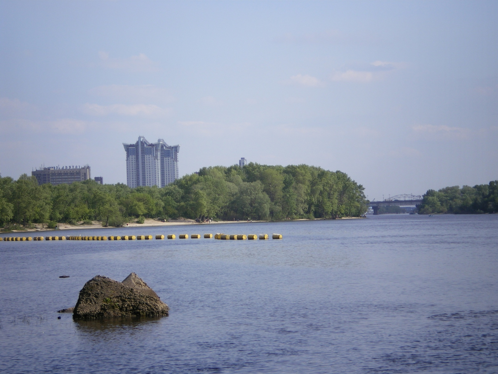 Широкие просторы Днепра в Киеве