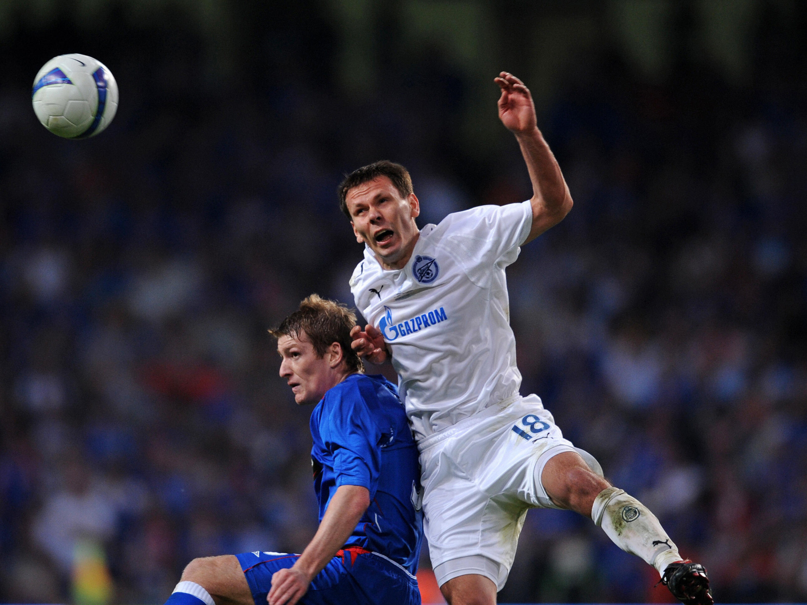 Константин Зырянов полузащитник Зенита в игре