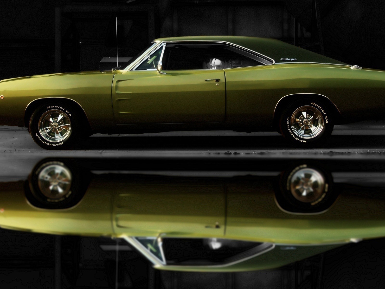 Классический автомобиль Dodge Charger