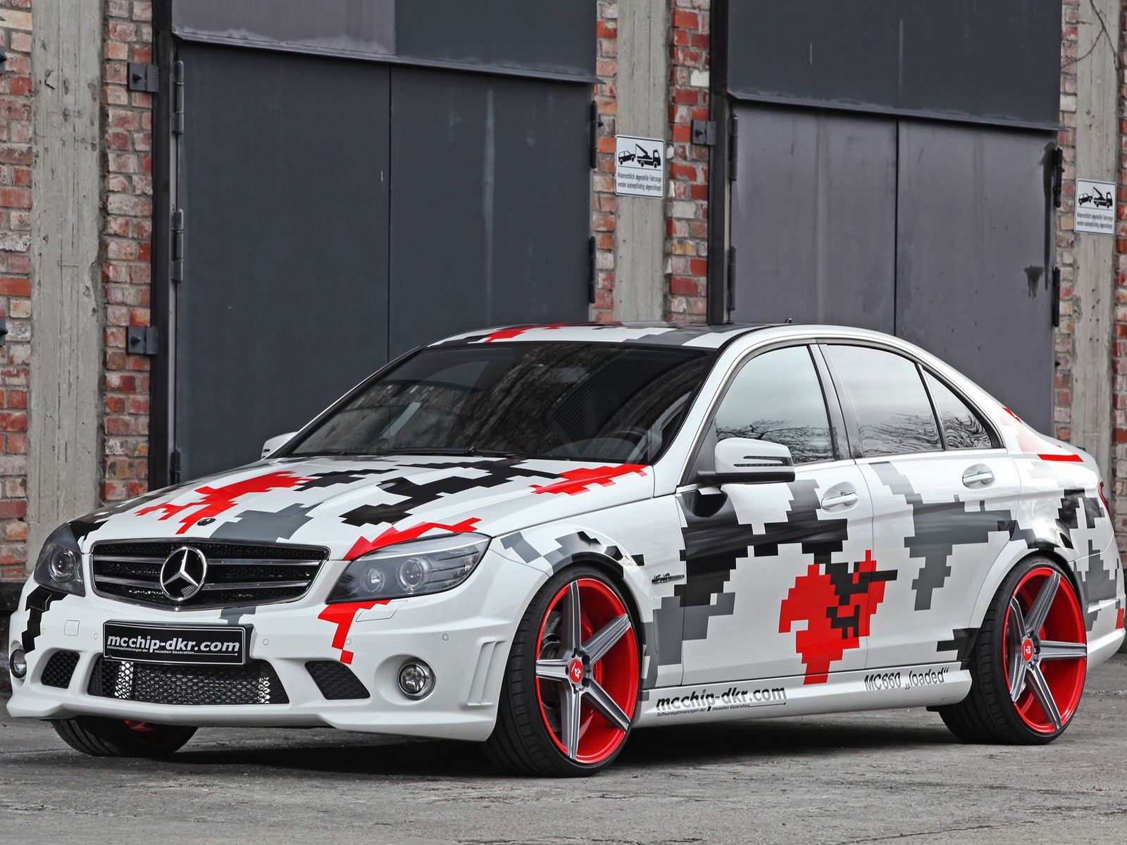 Окрас Мерседеса в стиле Minecraft