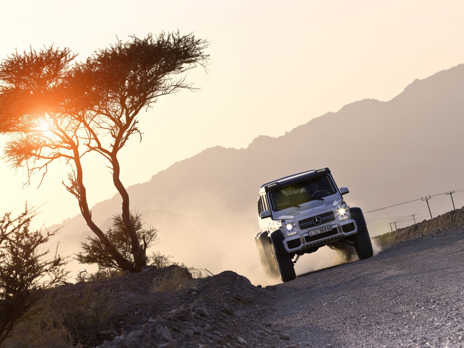 Мерседес Gelenvagen в пустыне