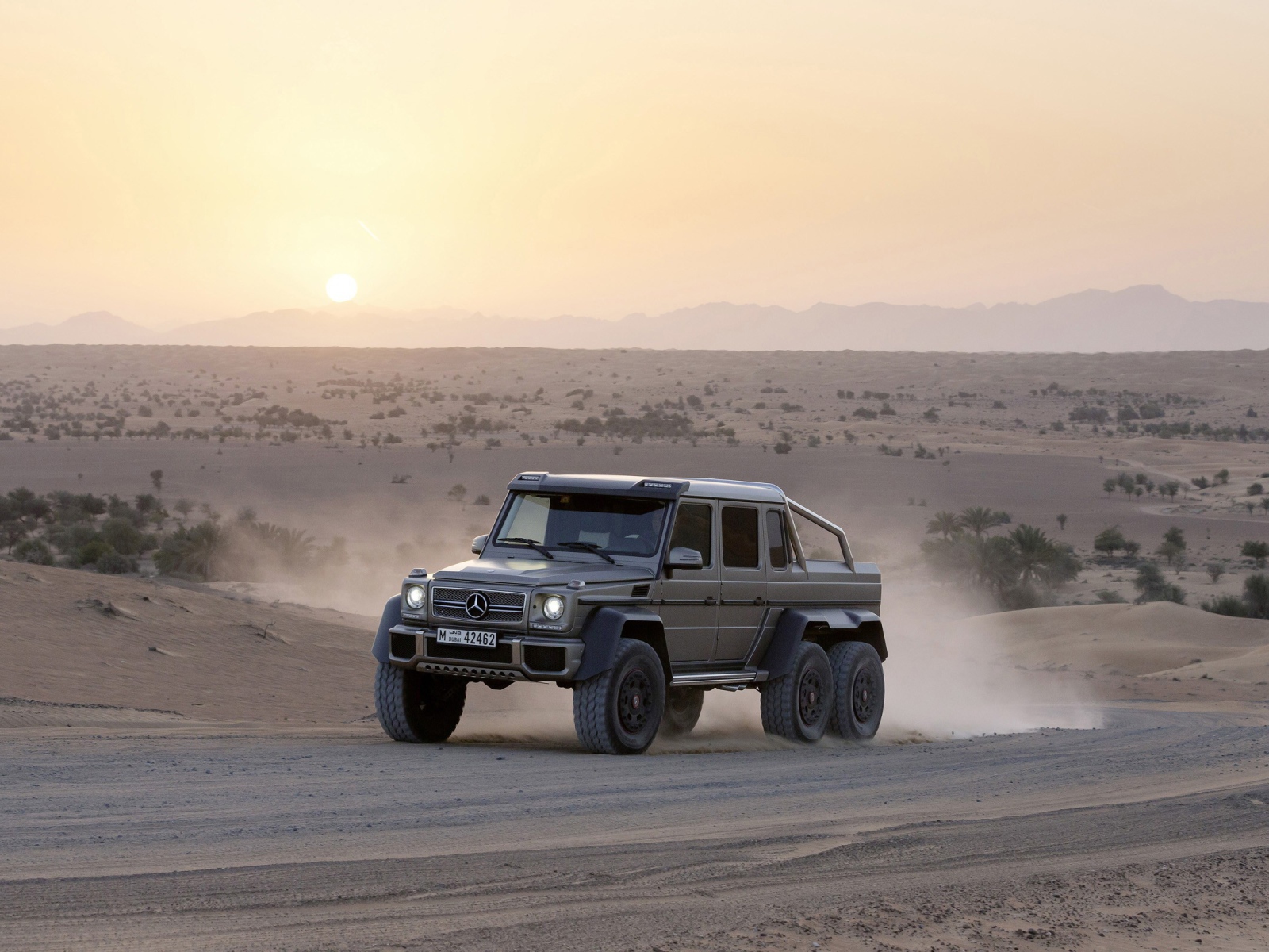 Трехосный Мерседес Gelenvagen