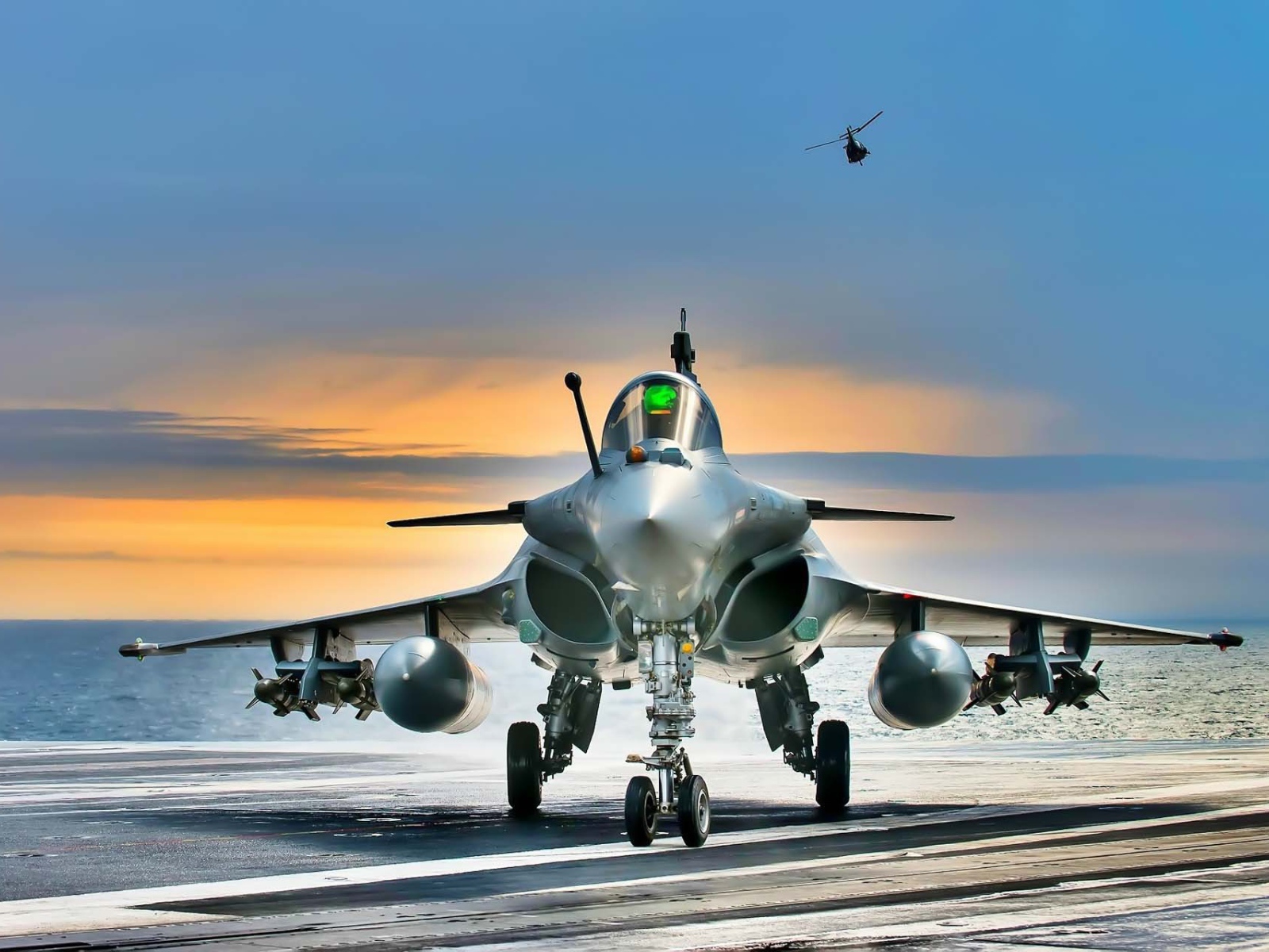 Самолет на авианосце