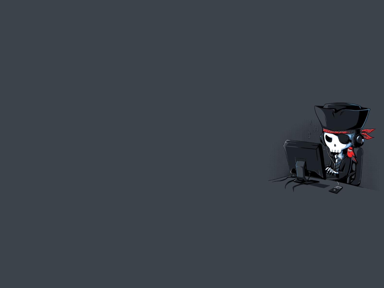 Пират за компьютером, серый фон