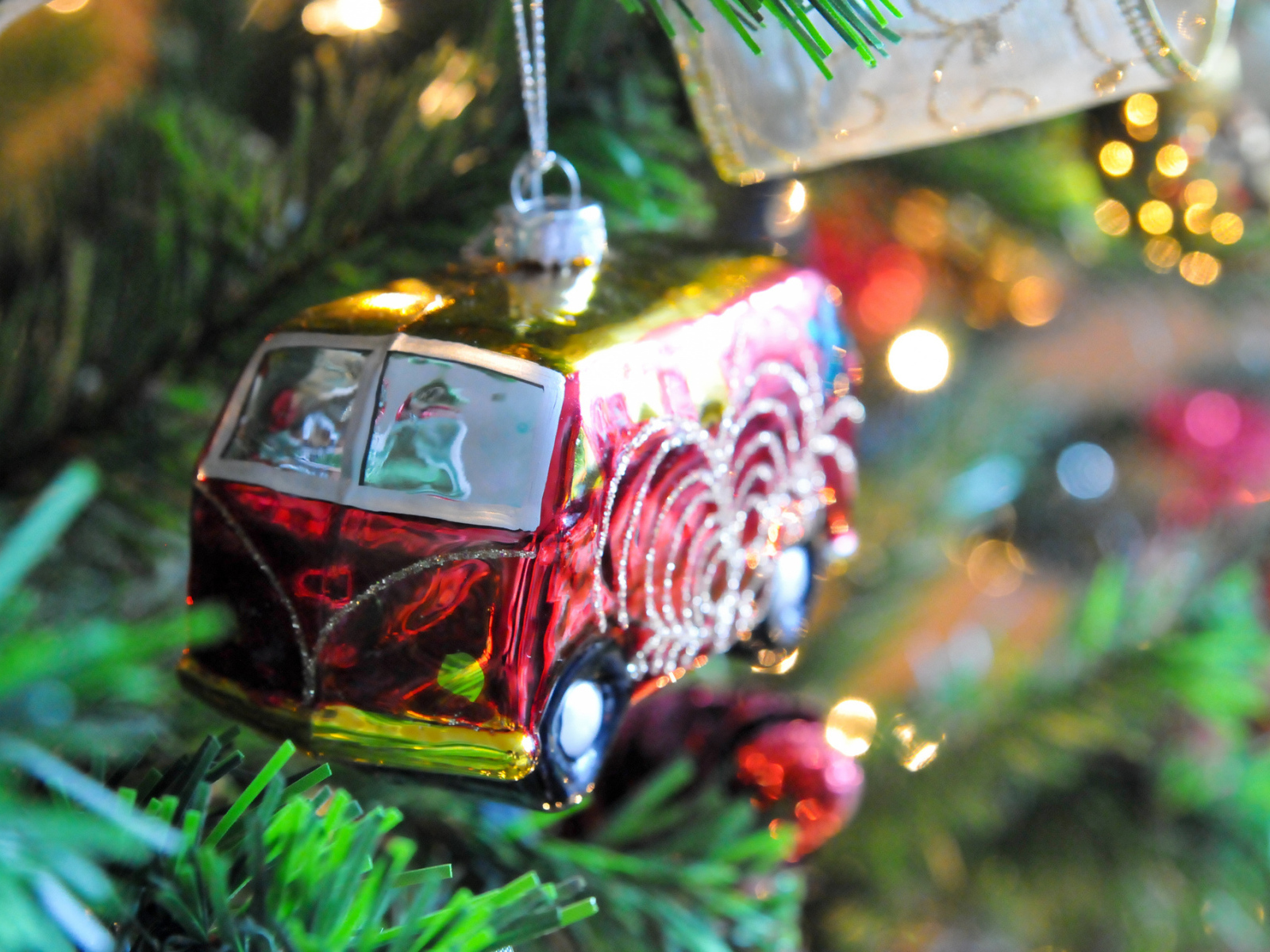 Елочная игрушка автомобиль