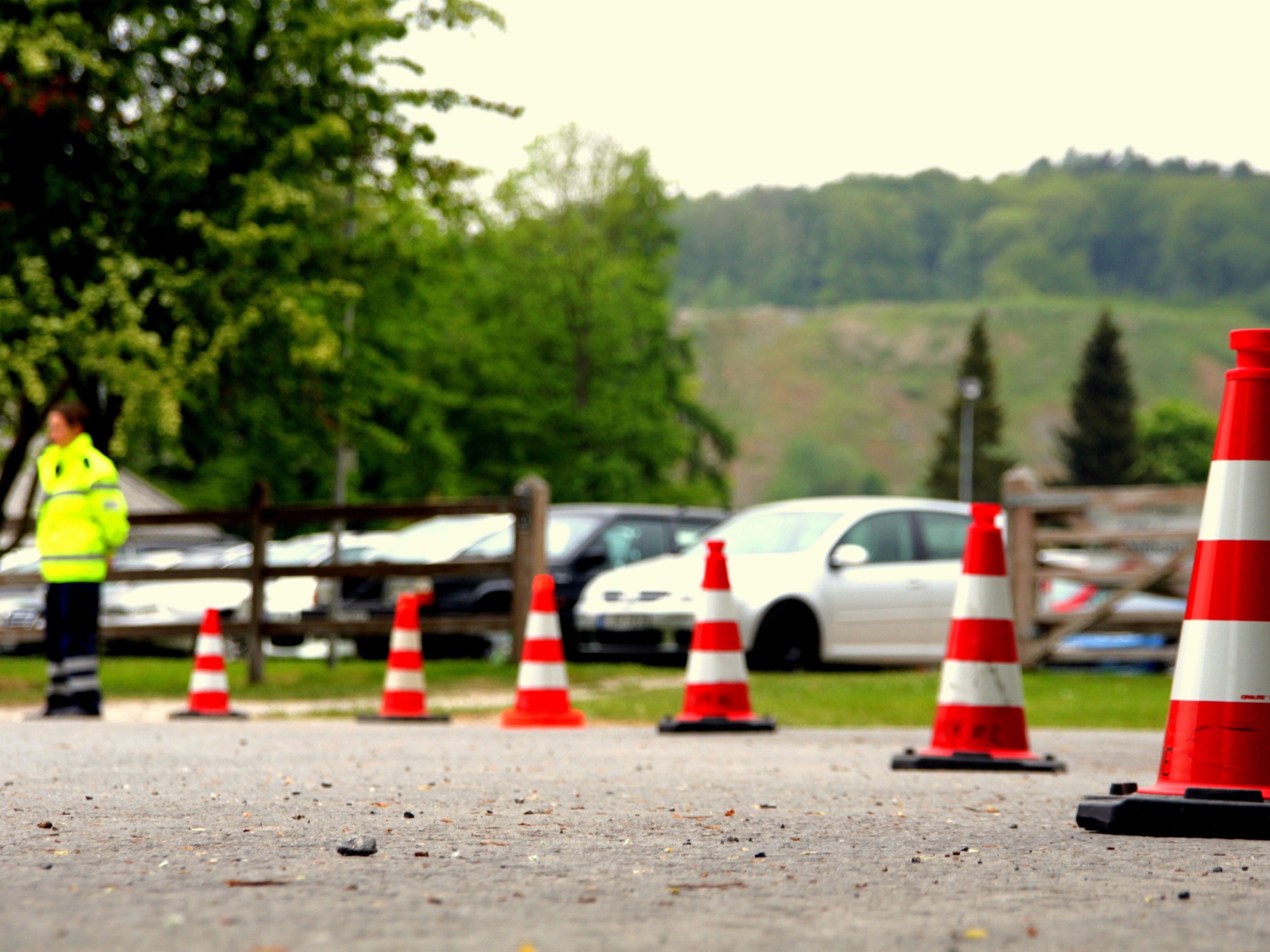 Ограждение по краю парковки