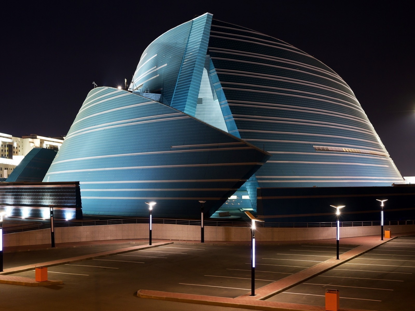 Современное здание в Астане, Казахстан