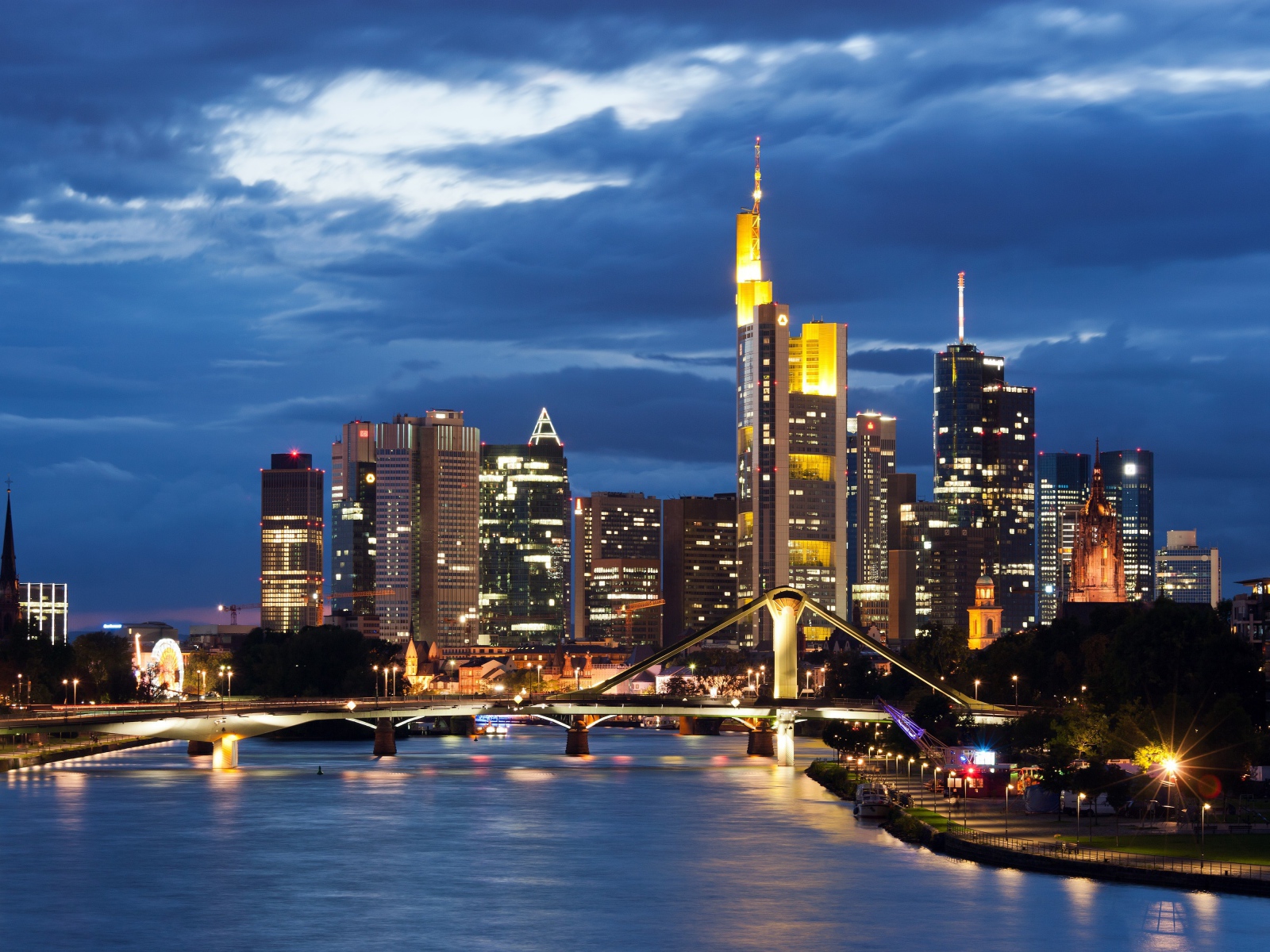 Ночной город Франкфурт