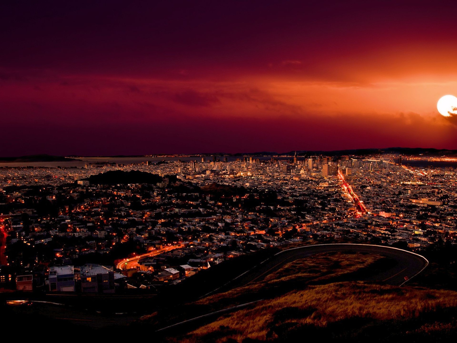 Большой ночной город в Аргентине