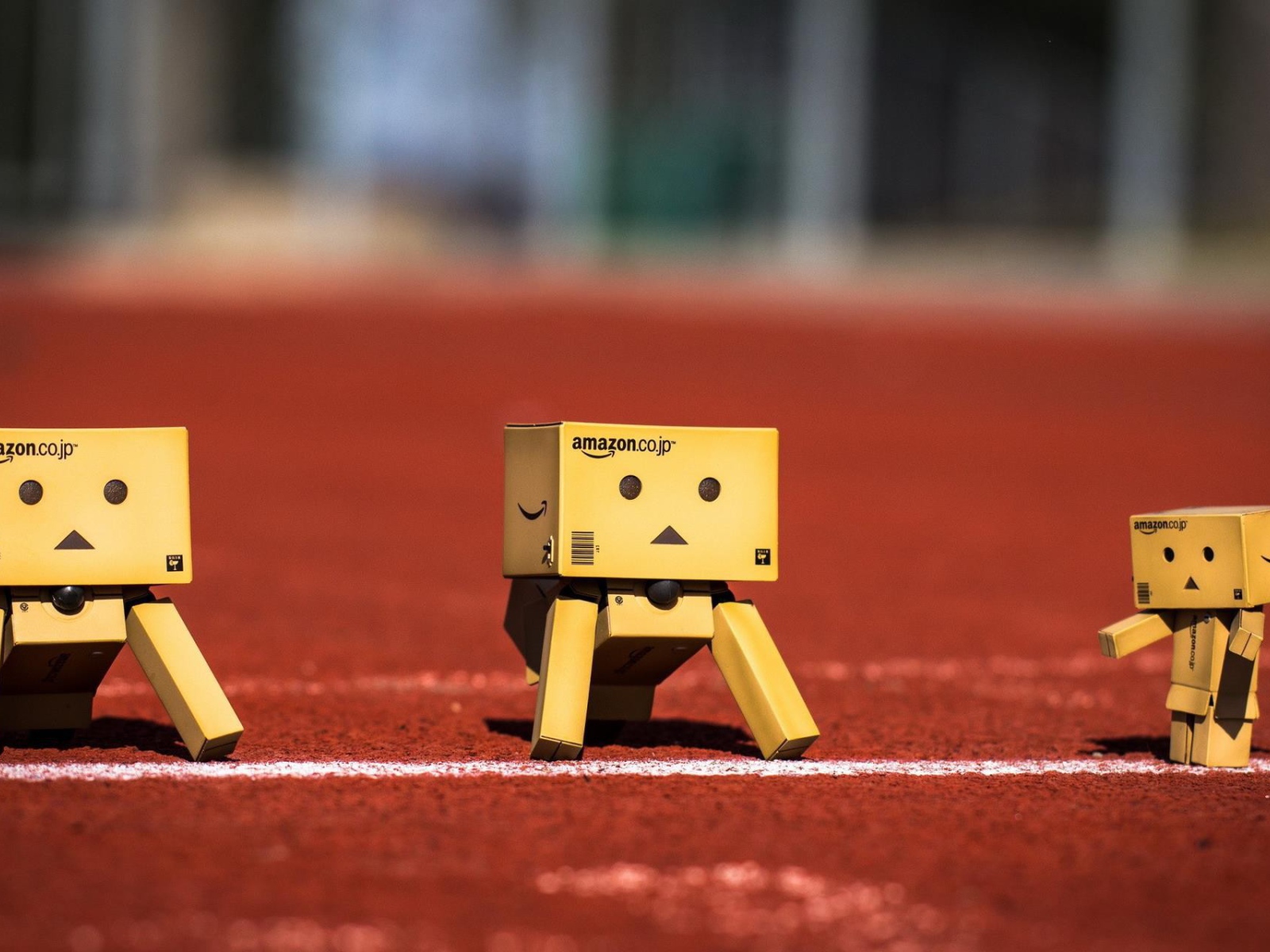 Картонные человечки на беговой дорожке