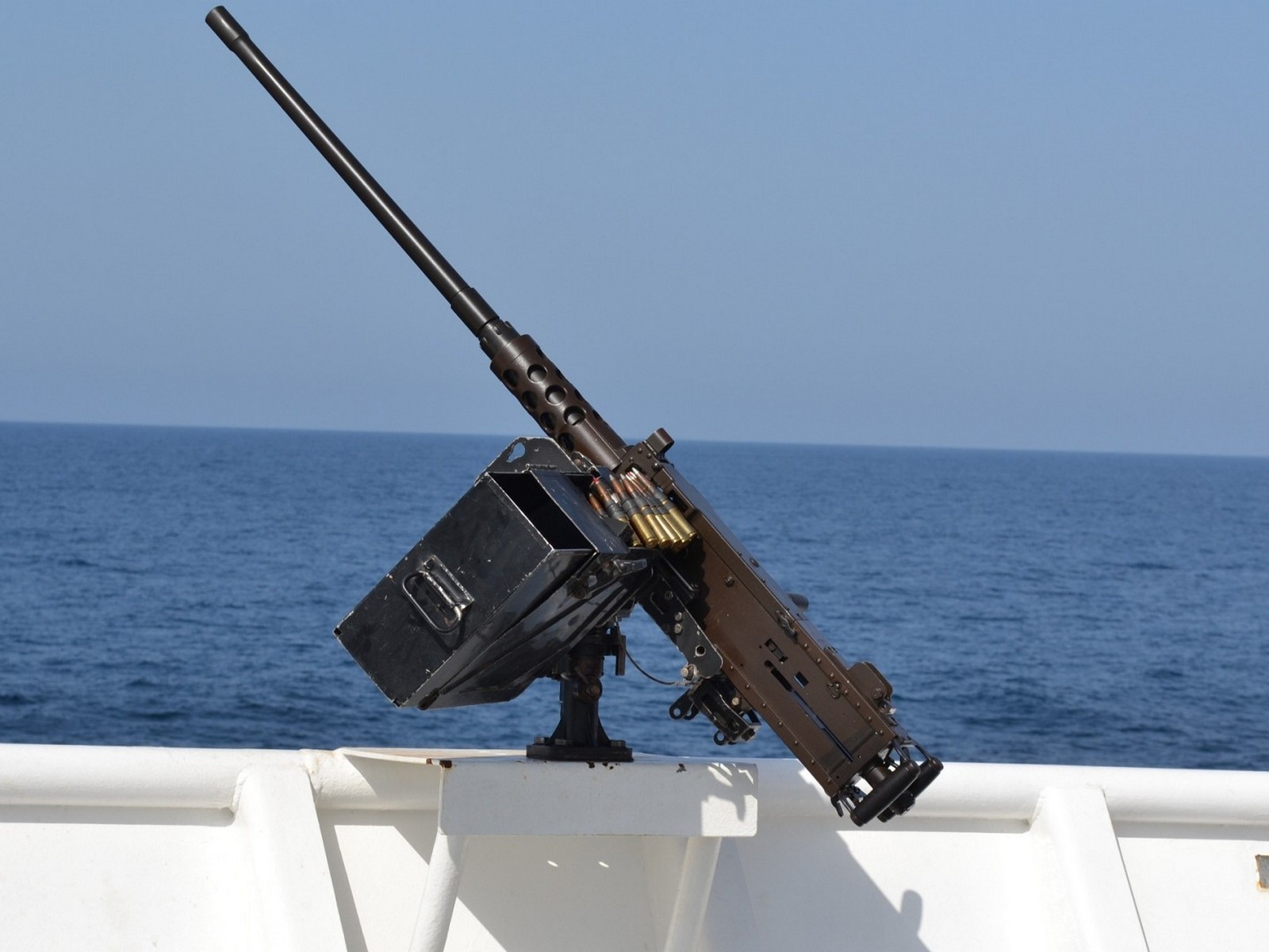 Пулемет на борту корабля