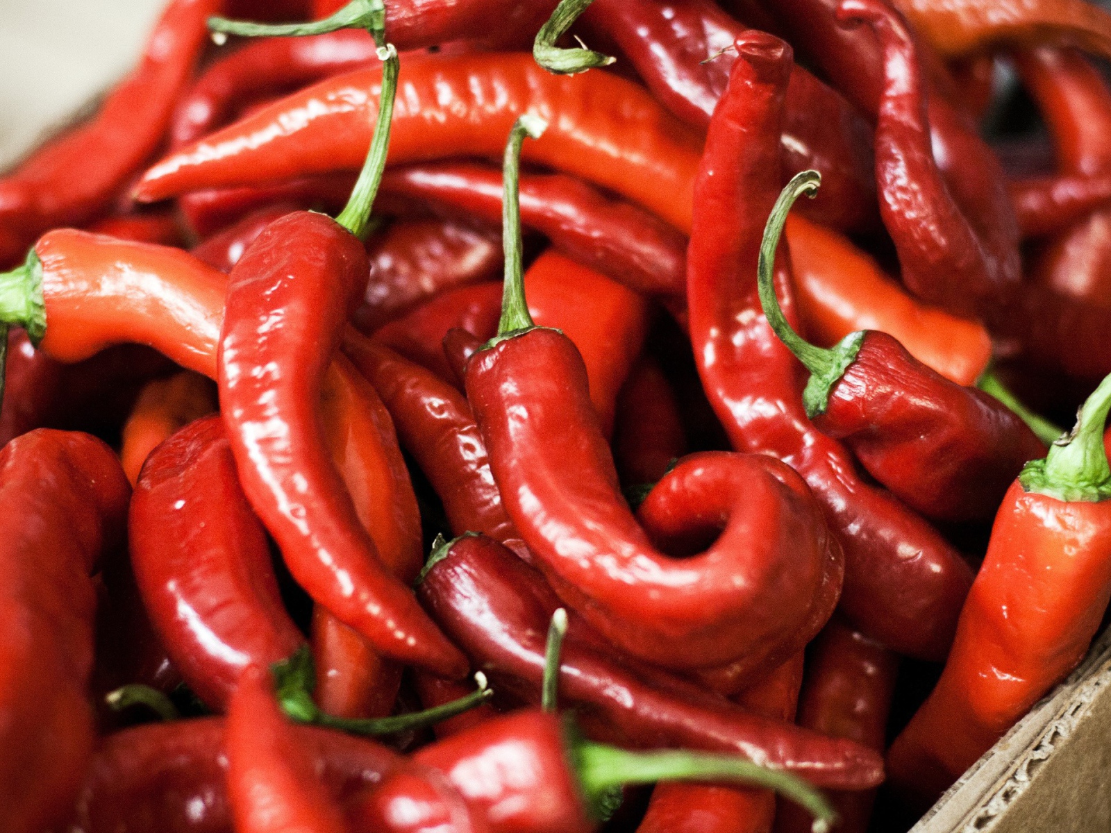 Коробка с перцем чили