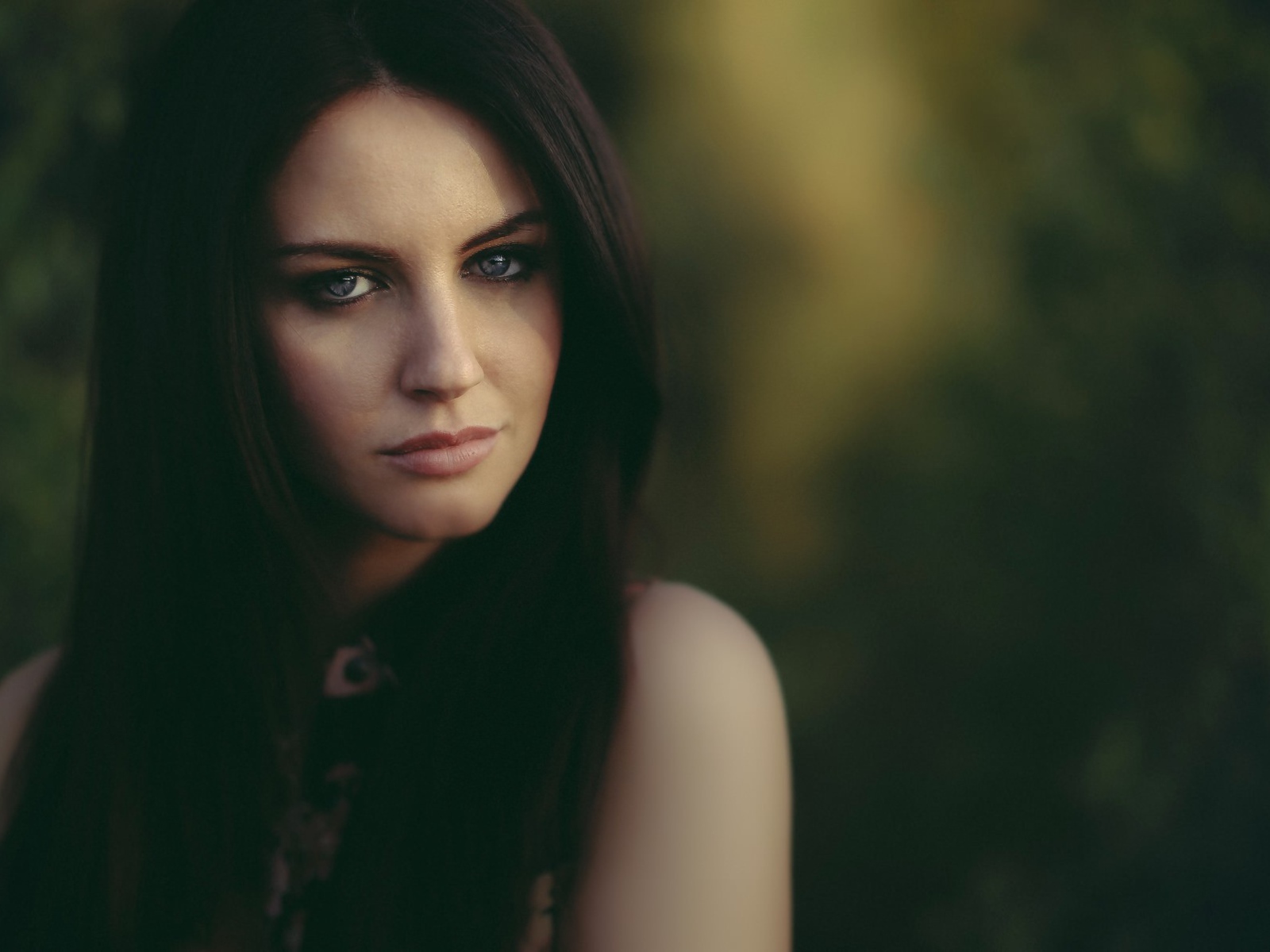 Лицо красивой девушки