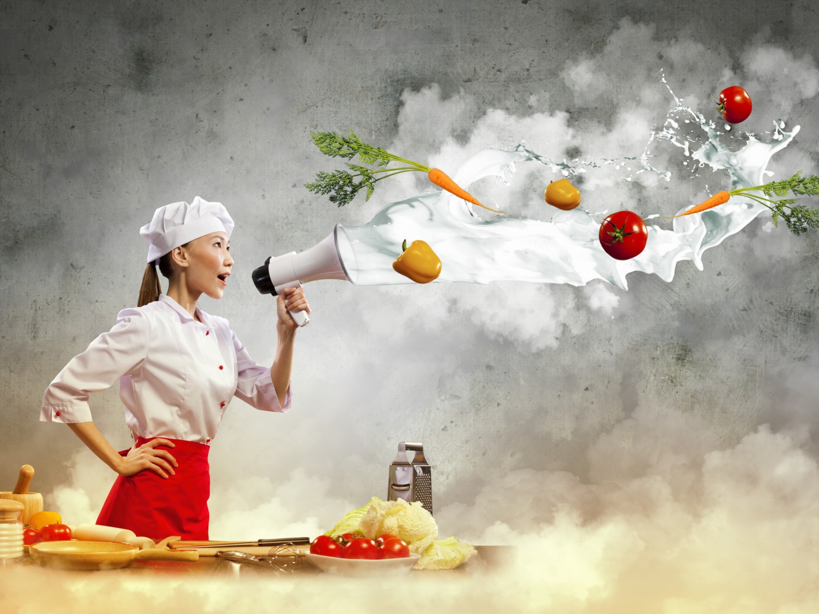 Девушка шеф-повар на кухне