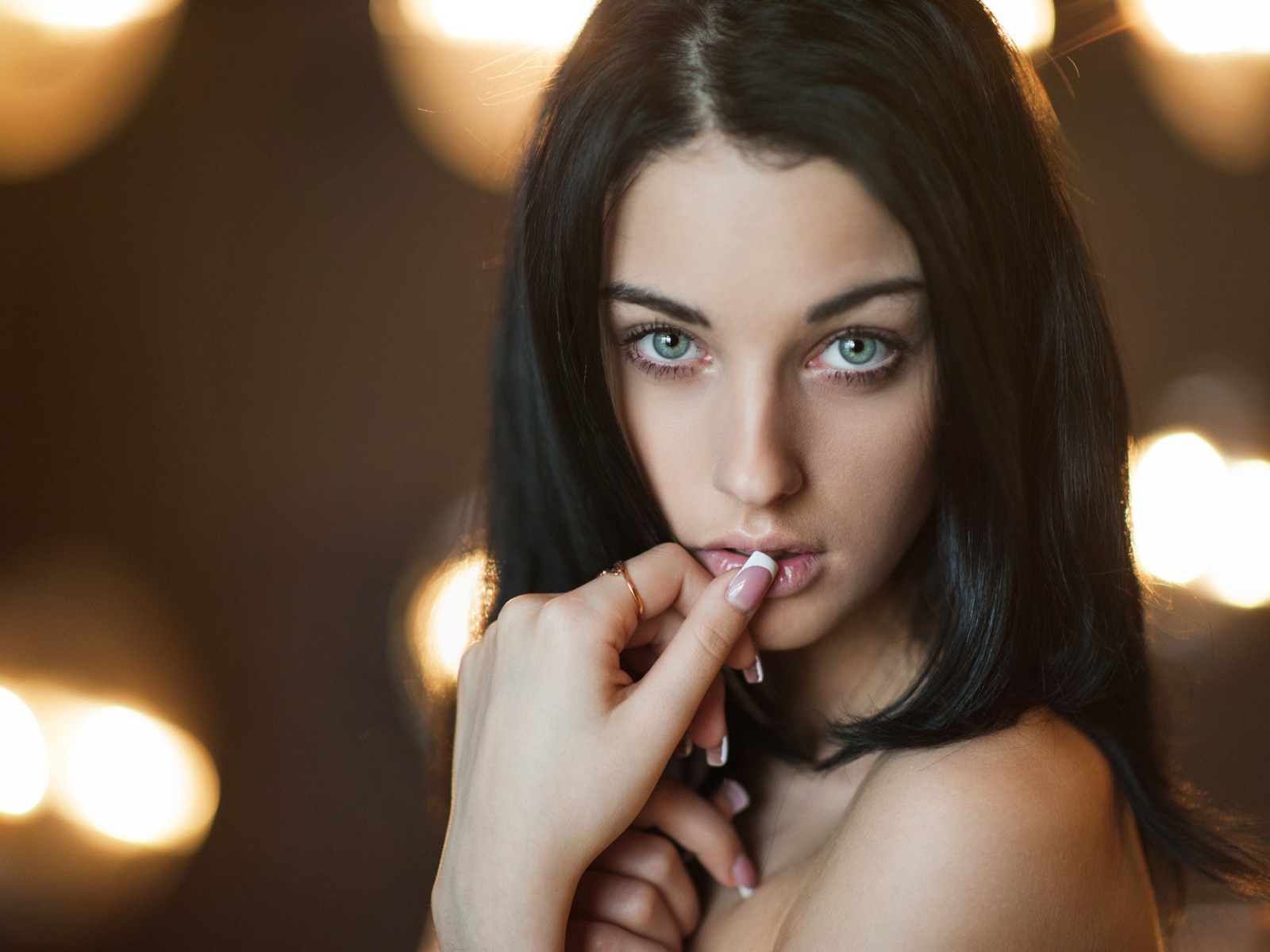 Красивая девушка Алла Бергер