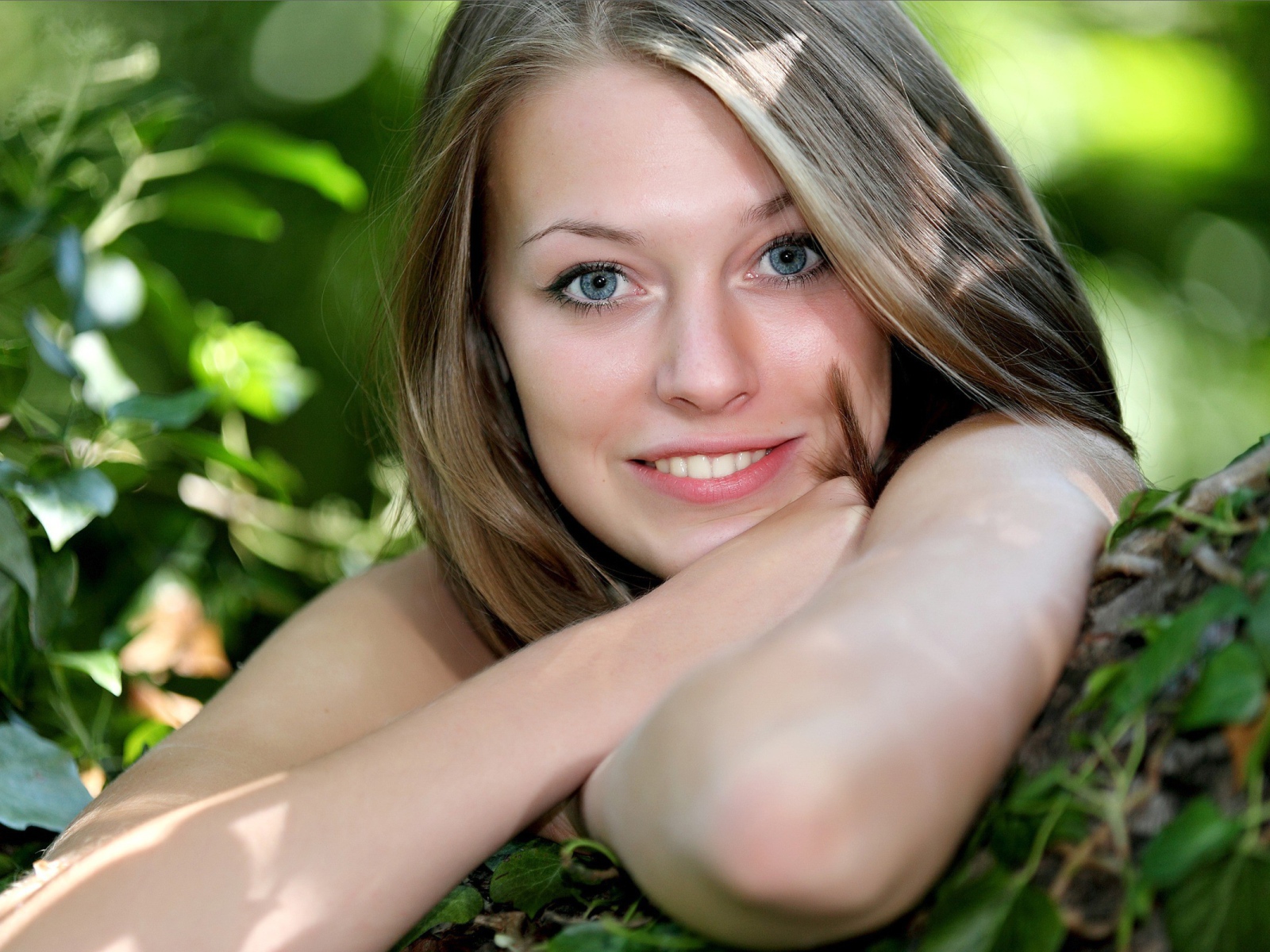 Улыбчивая модель Тамара