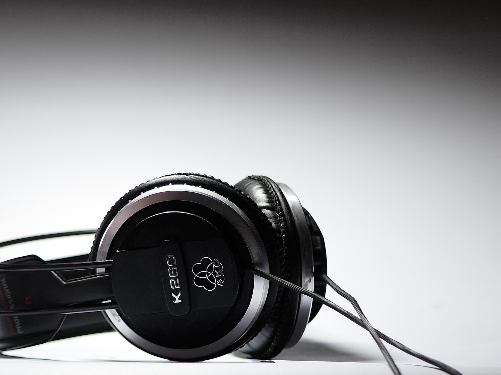 Черные наушники К260