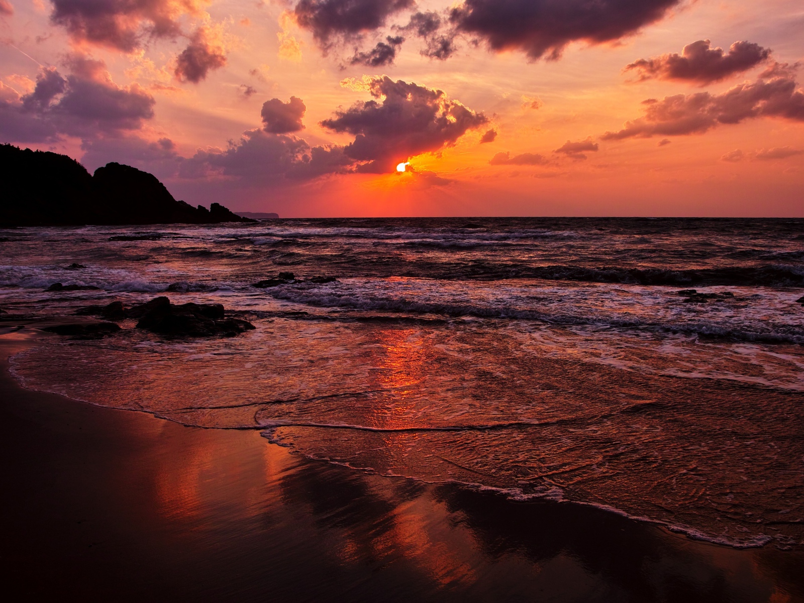 Темная вода перед закатом