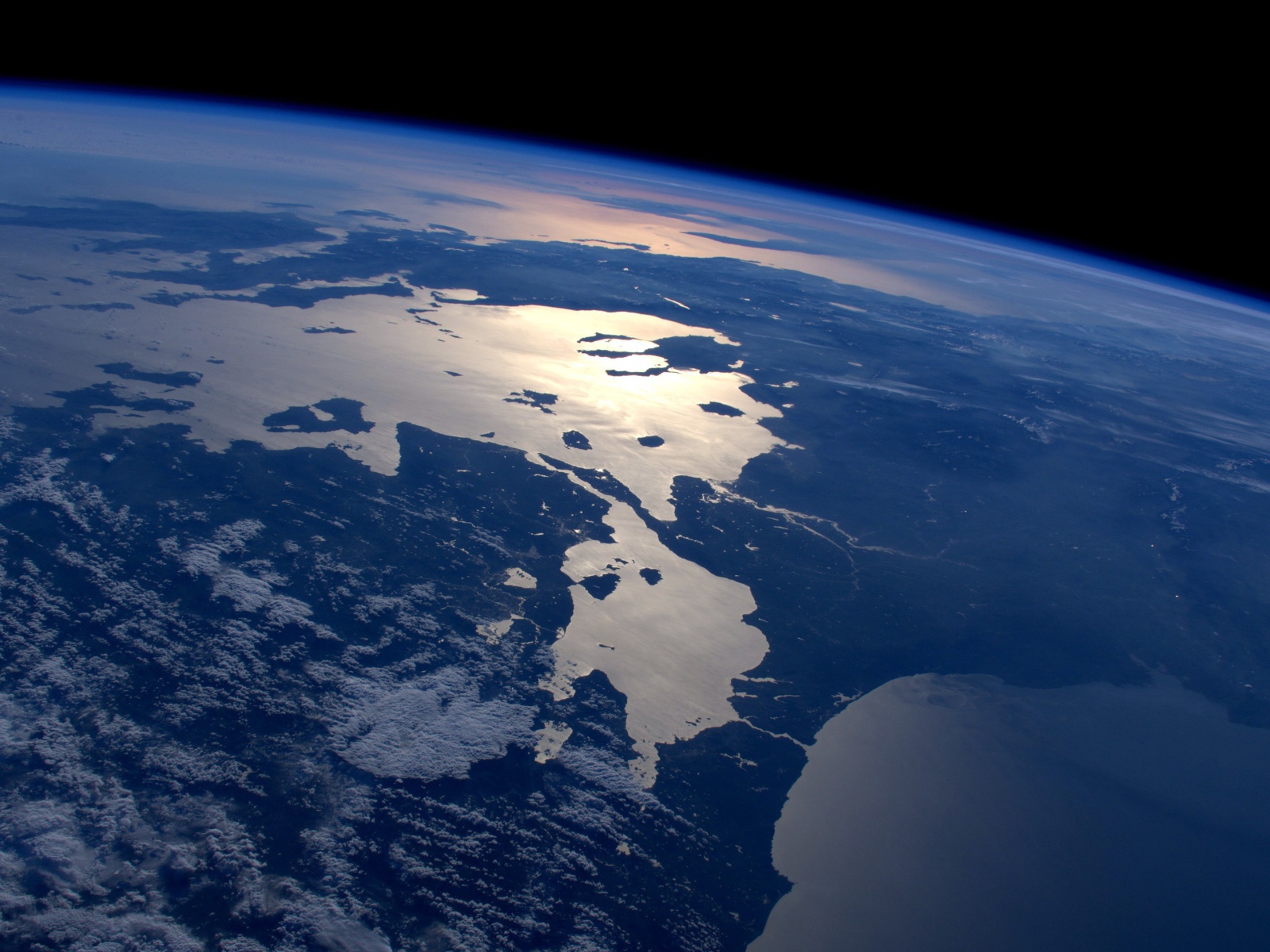 Фото Балкан из космоса