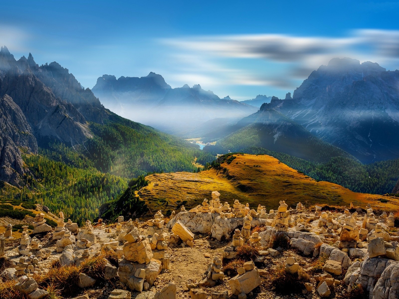 Каменистая местность в Альпах, Италия