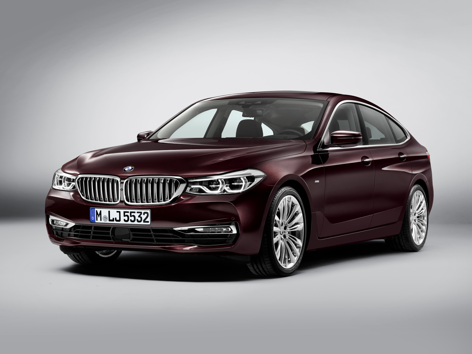 Бордовый автомобиль BMW  630d xDrive Gran Turismo, 2017