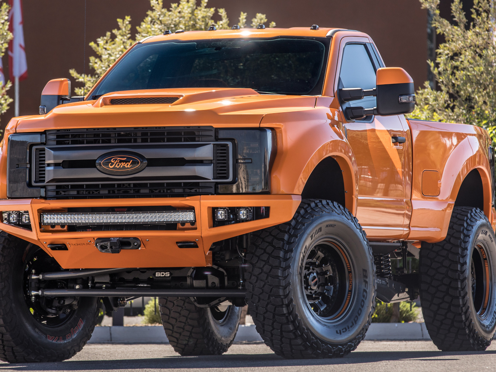 Оранжевый пикап  Ford F 250 Super Duty XLT By BDS Suspension, 2017