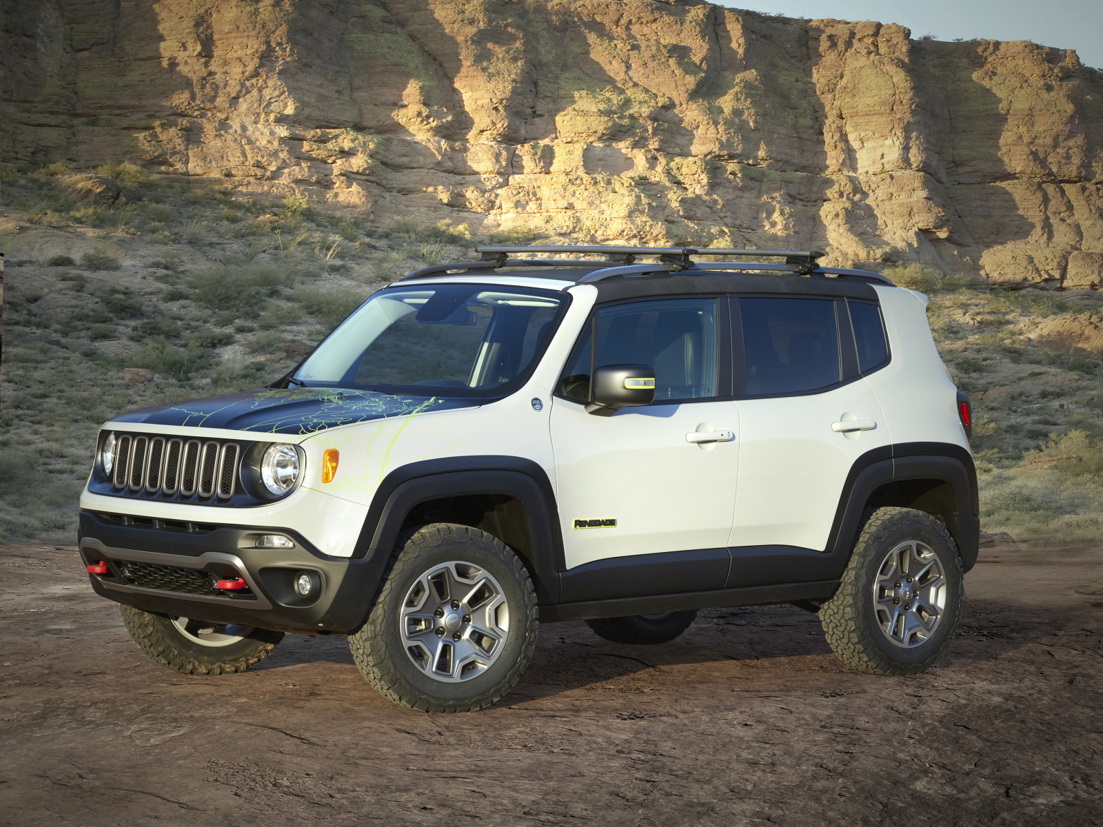 Стильный белый Jeep Renegade Commander Concept 