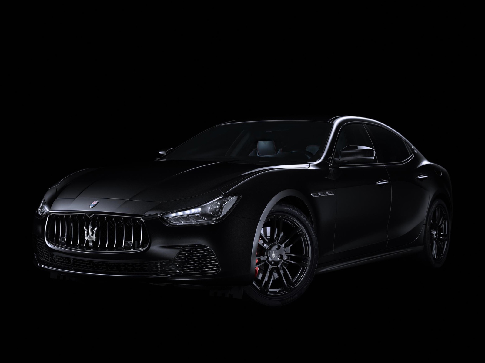 Черный автомобиль Maserati Ghibli Nerissimo Special Edition, 2017 
