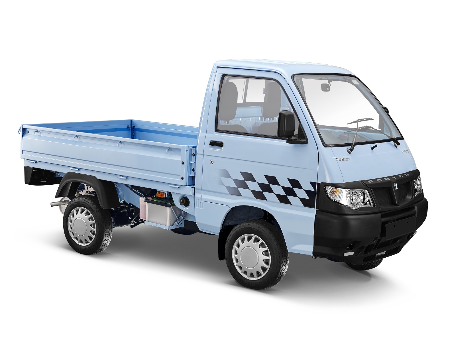 Голубой грузовик Piaggio Porter 700 на белом фоне