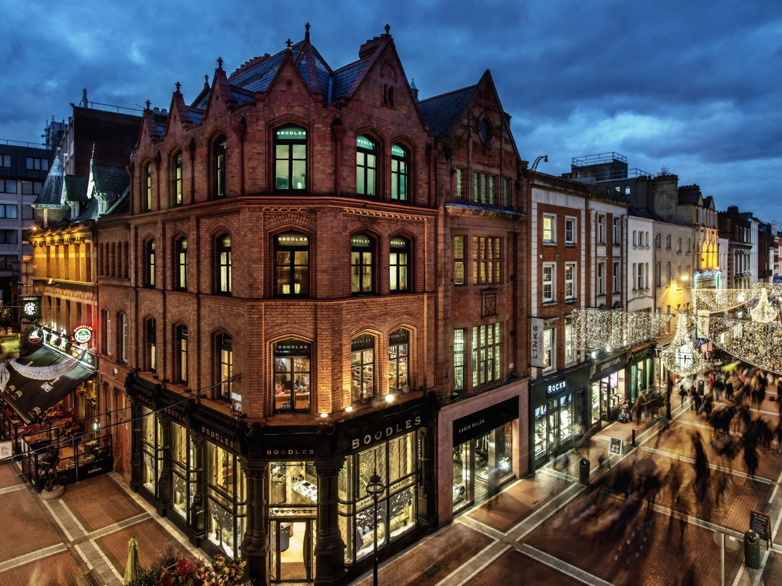 Старинное здание улица Графтон-стрит, Дублин. Ирландия  